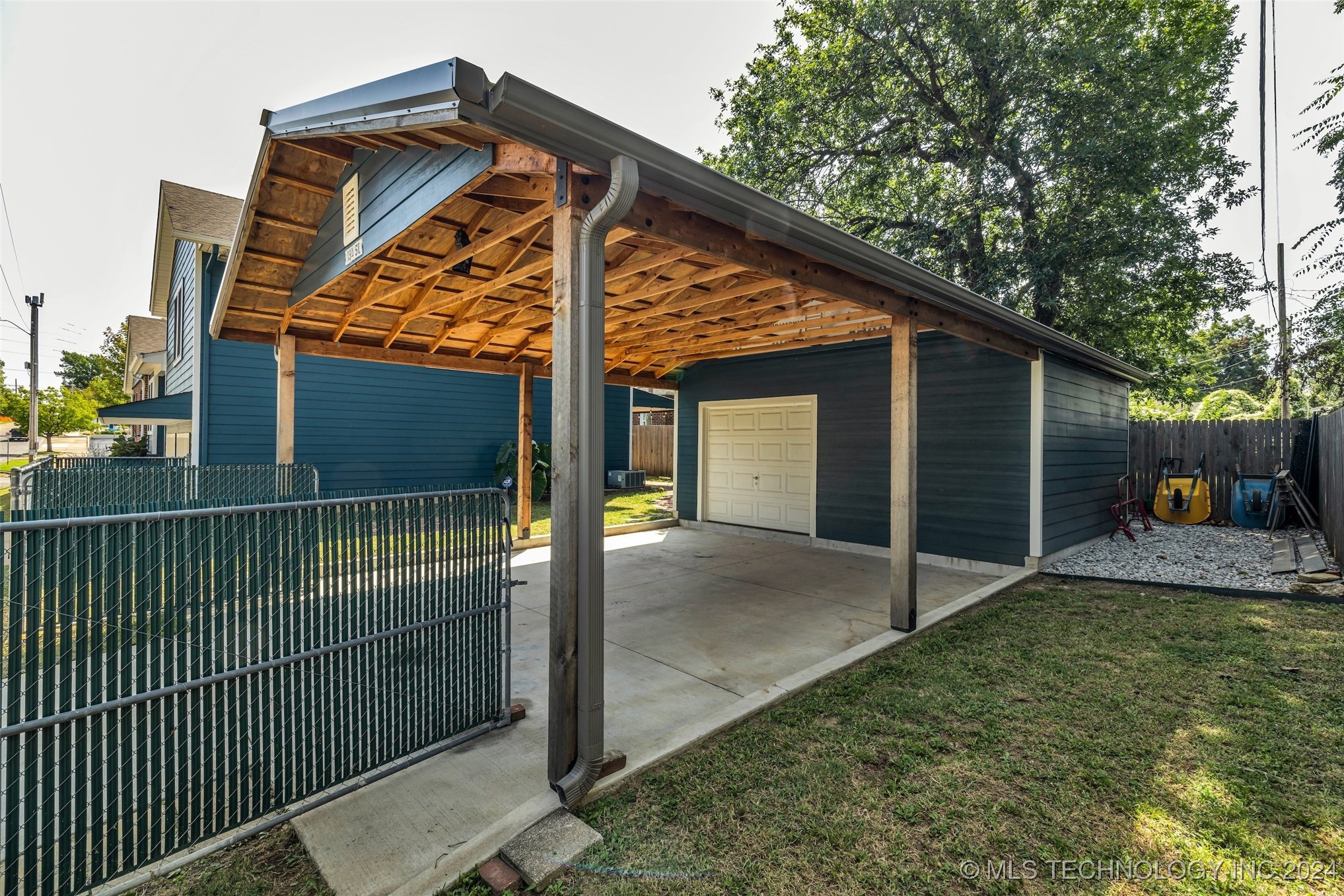 1302 S Gary Place