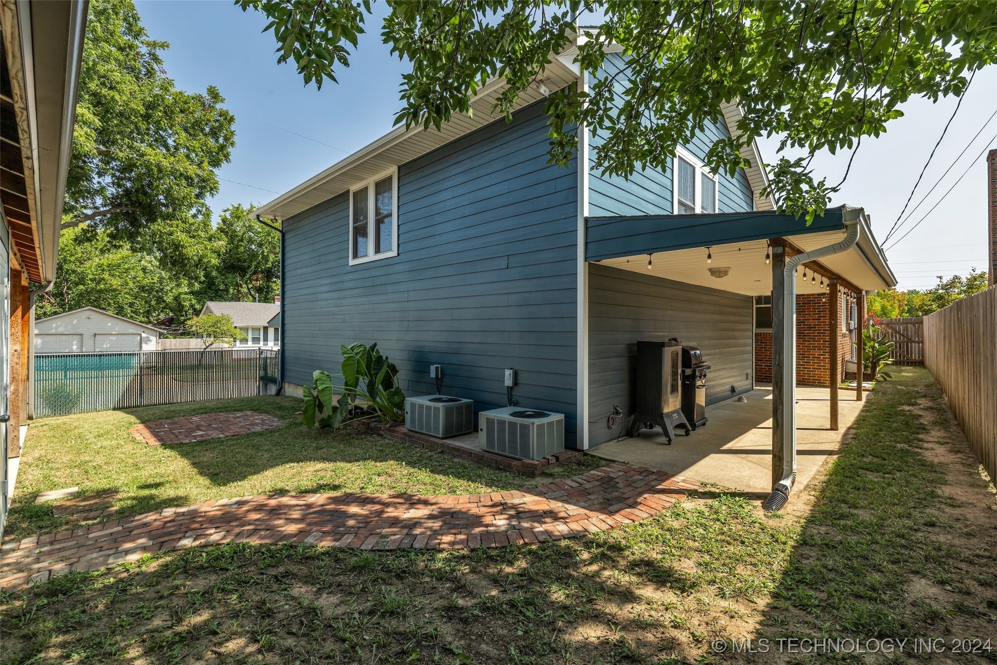 1302 S Gary Place