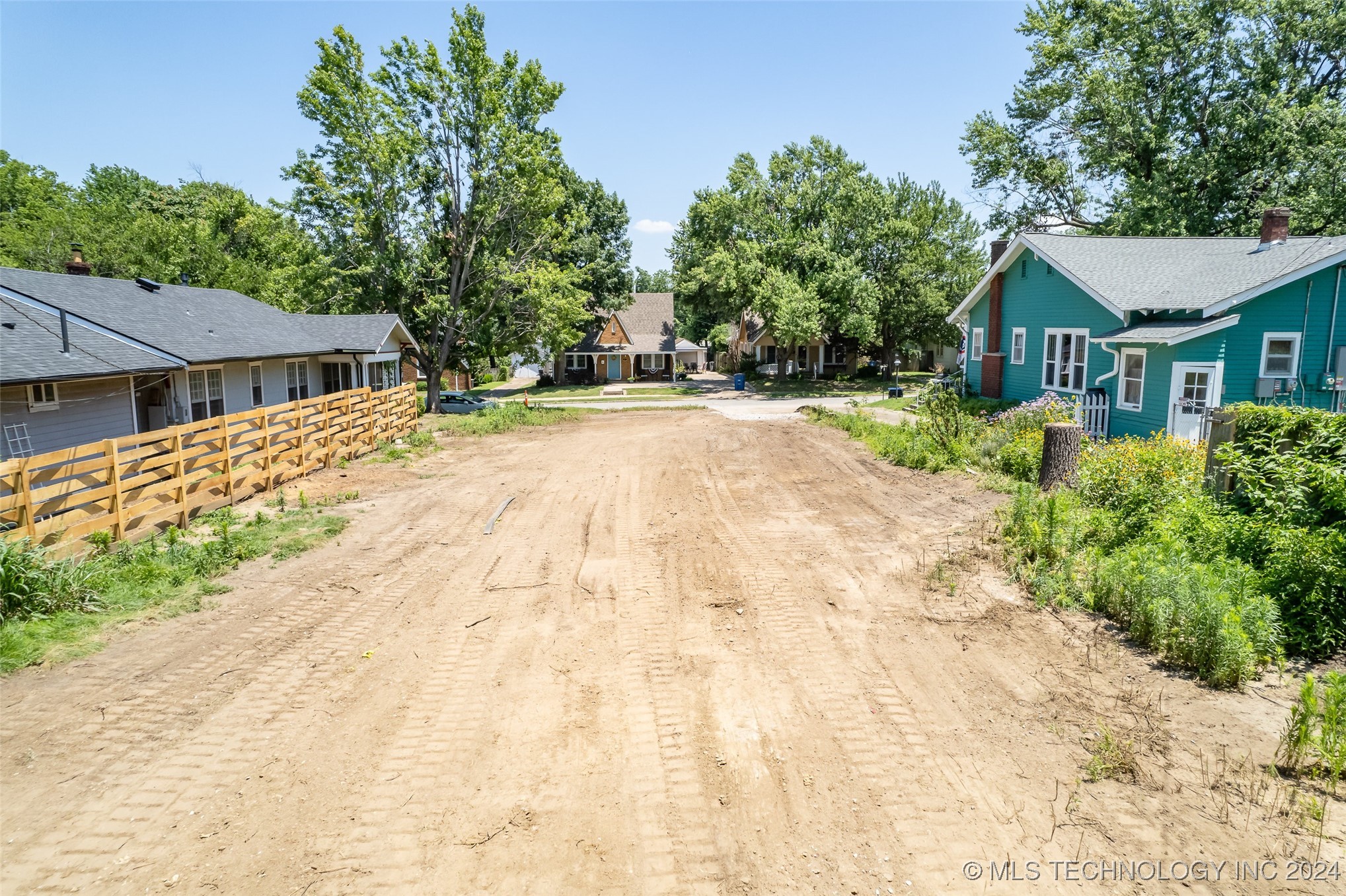 1232 S Florence Place