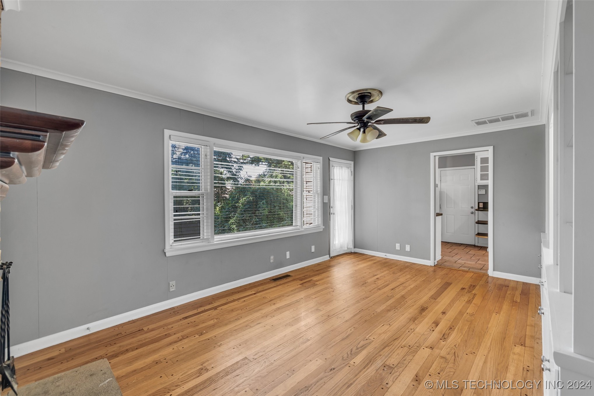 4576 E 38th Place