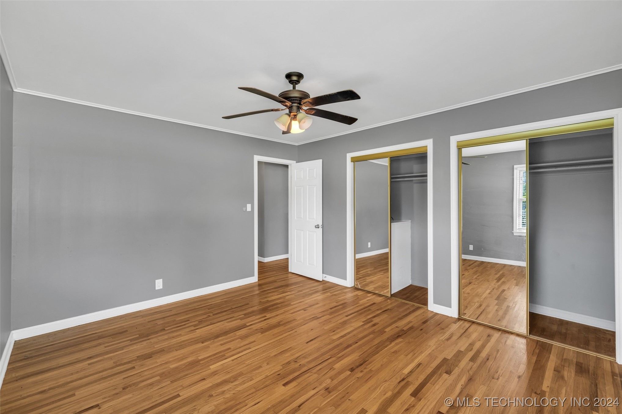 4576 E 38th Place