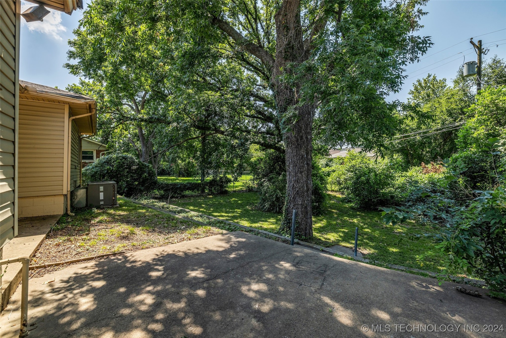 4576 E 38th Place