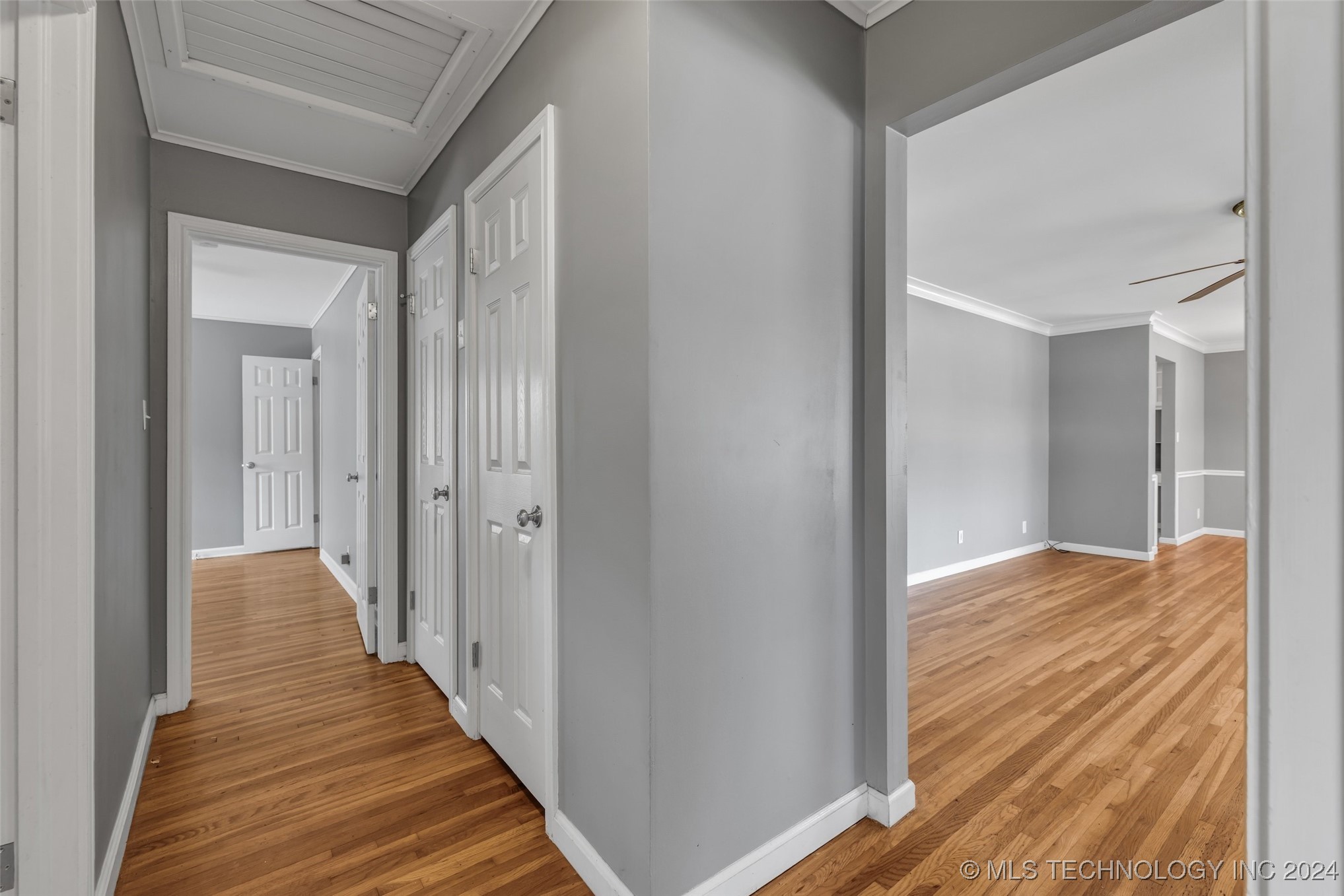 4576 E 38th Place