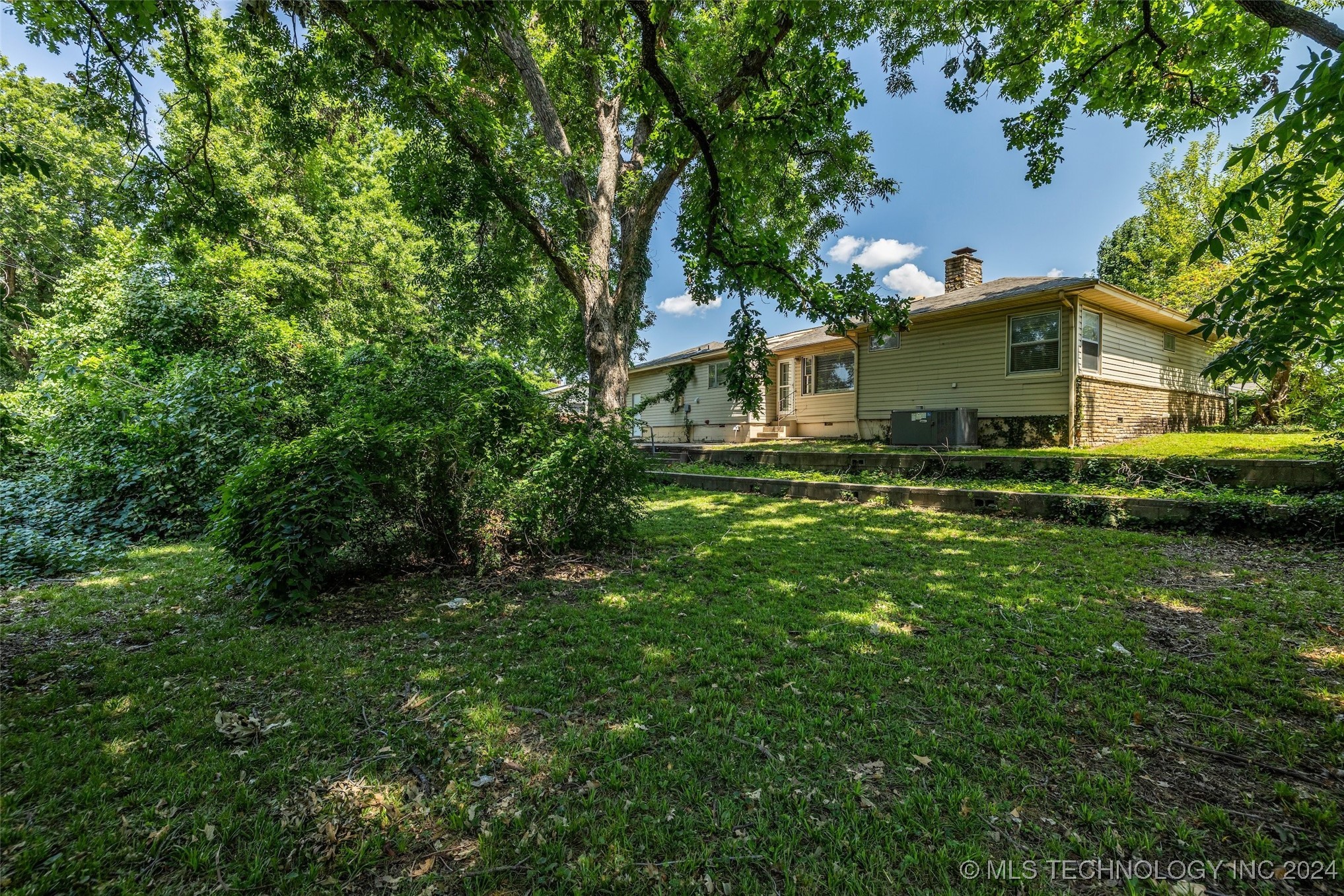 4576 E 38th Place