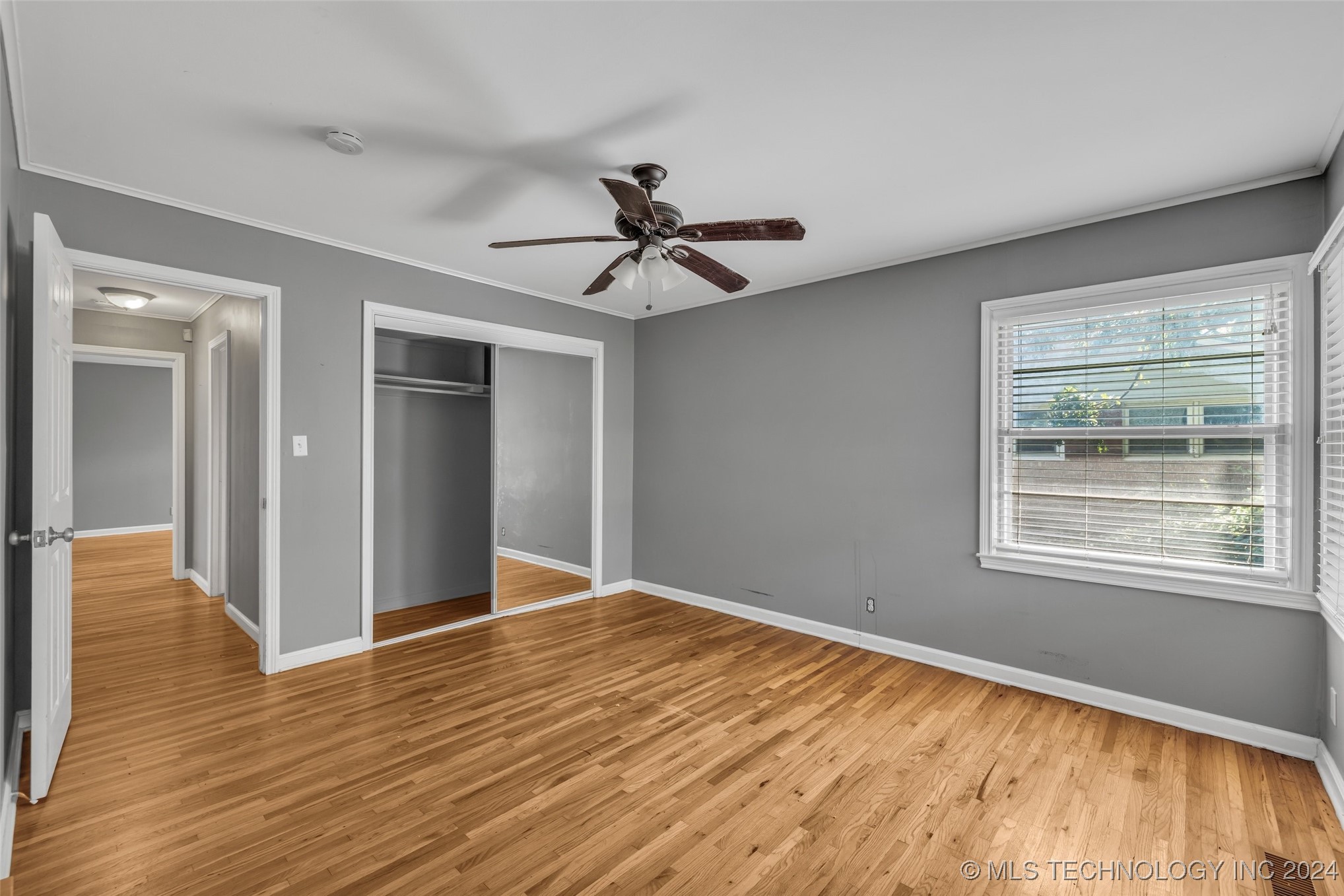 4576 E 38th Place