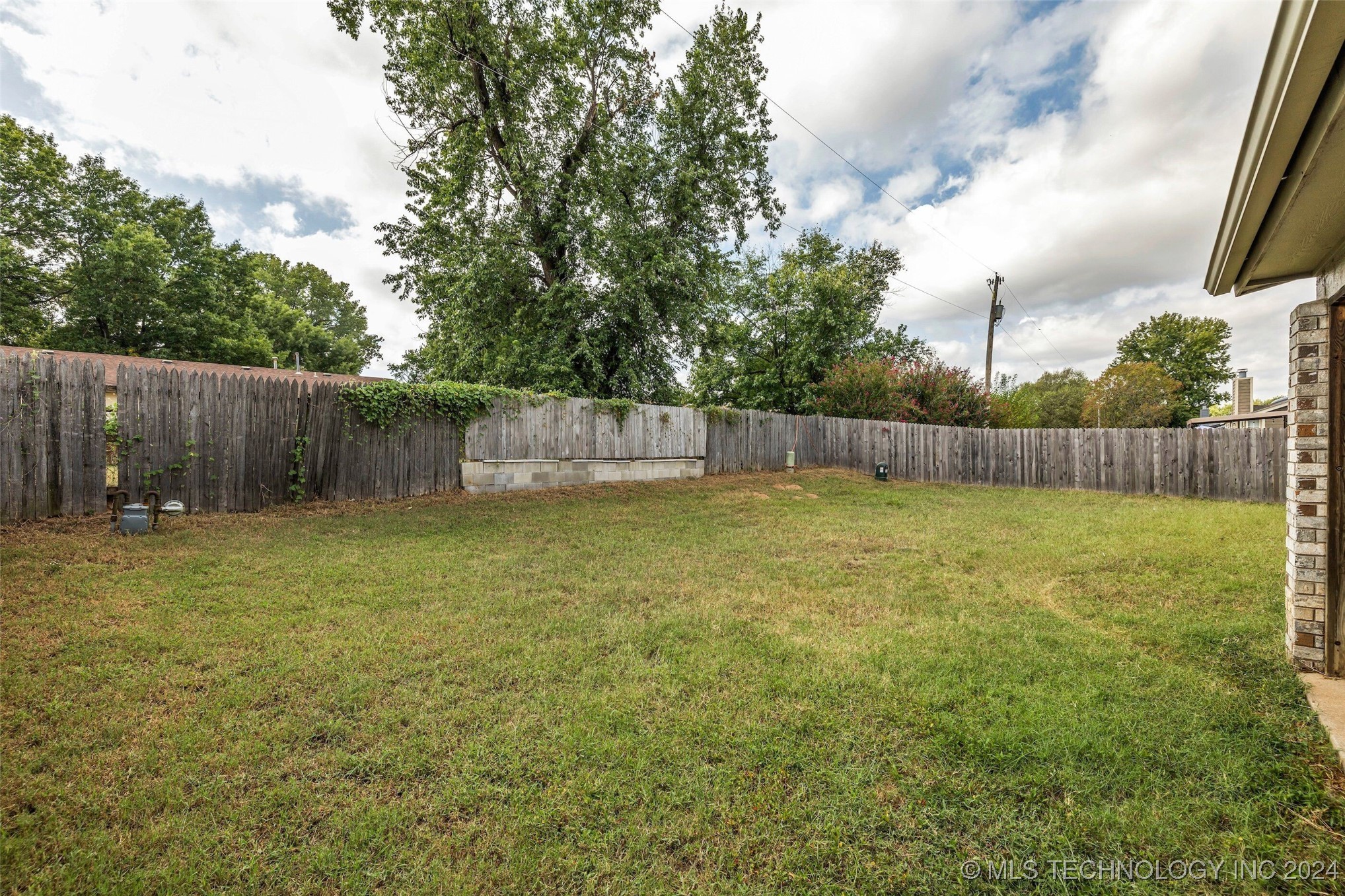 8614 E 133rd Street