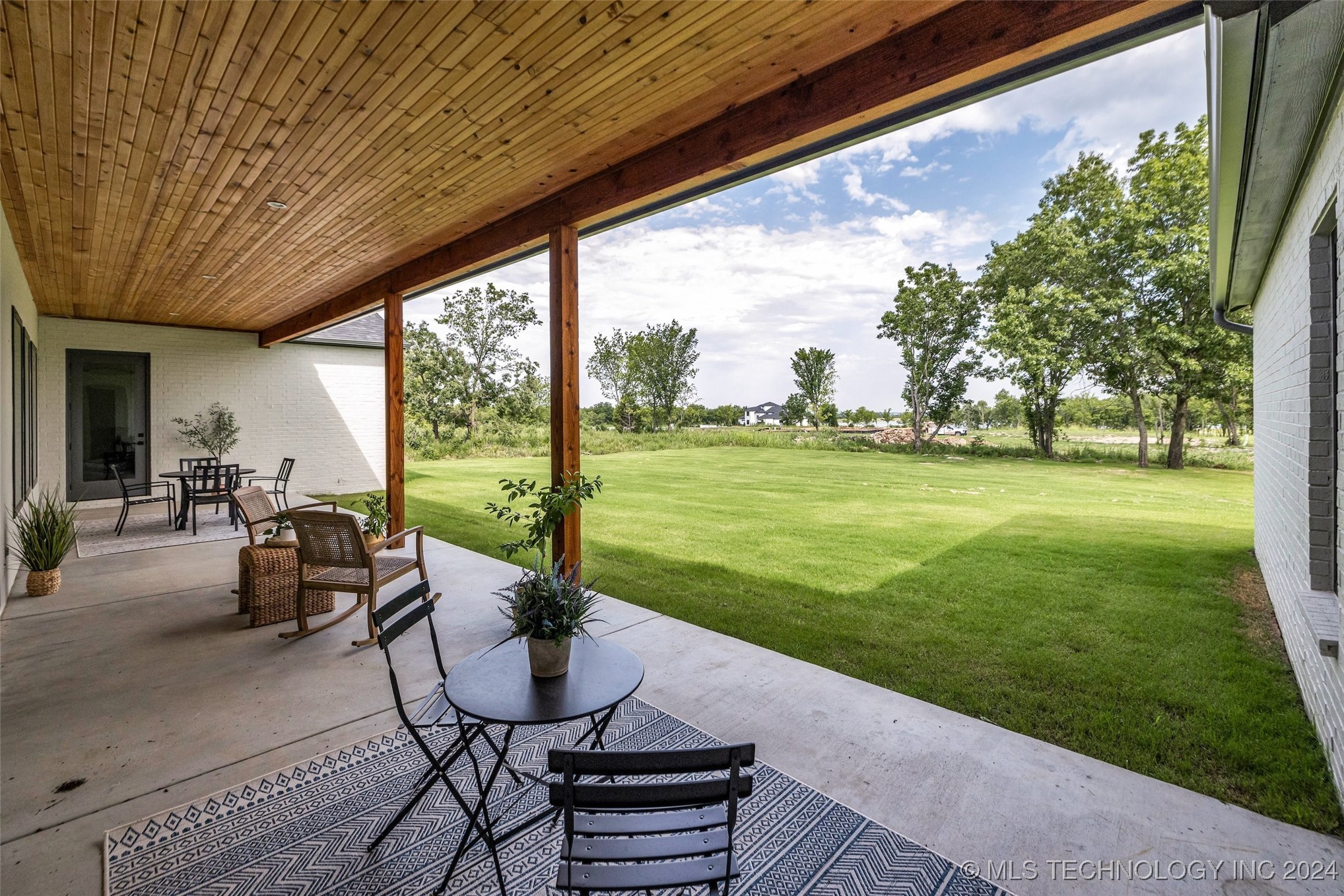 17643 E White Tail Cove