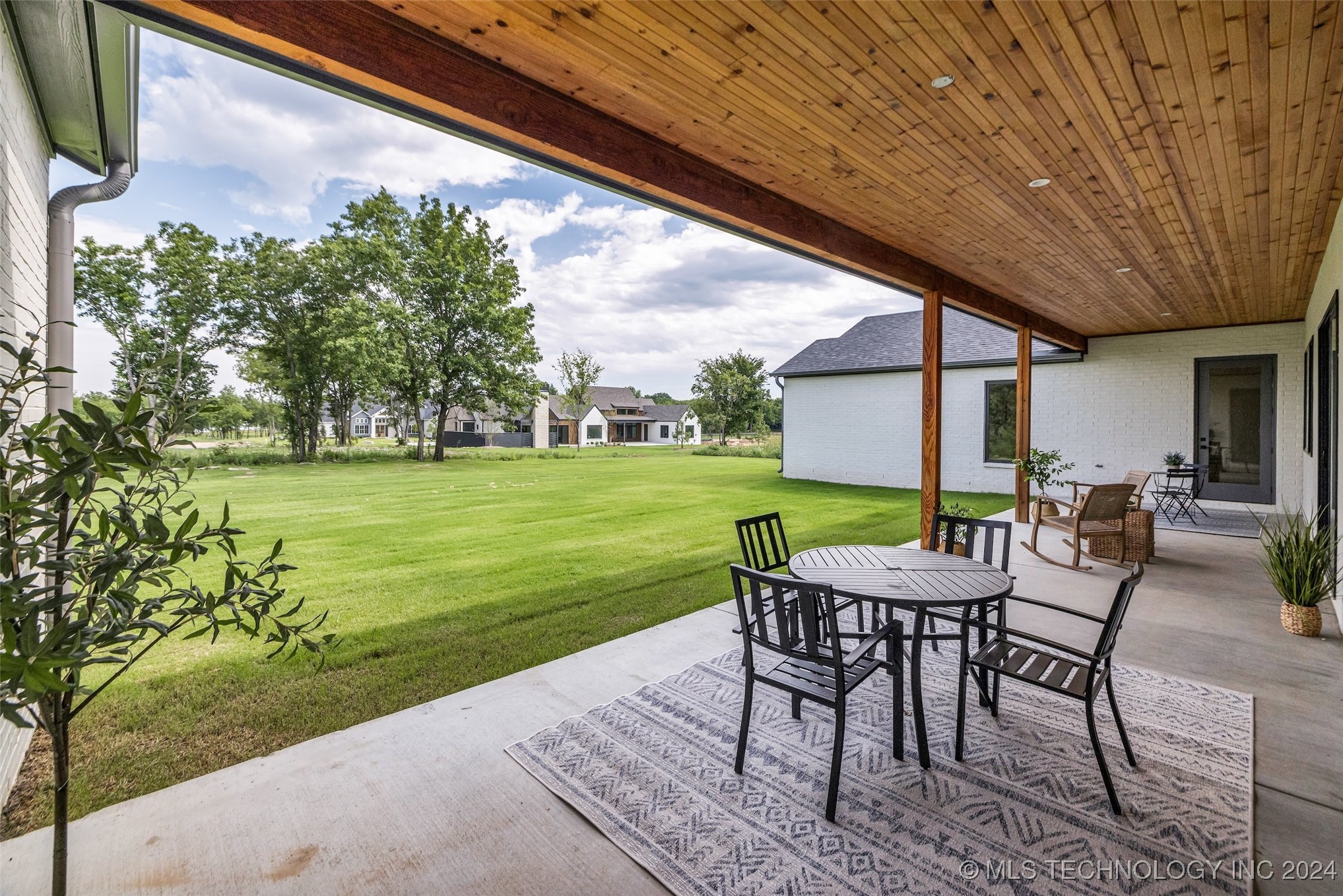 17643 E White Tail Cove