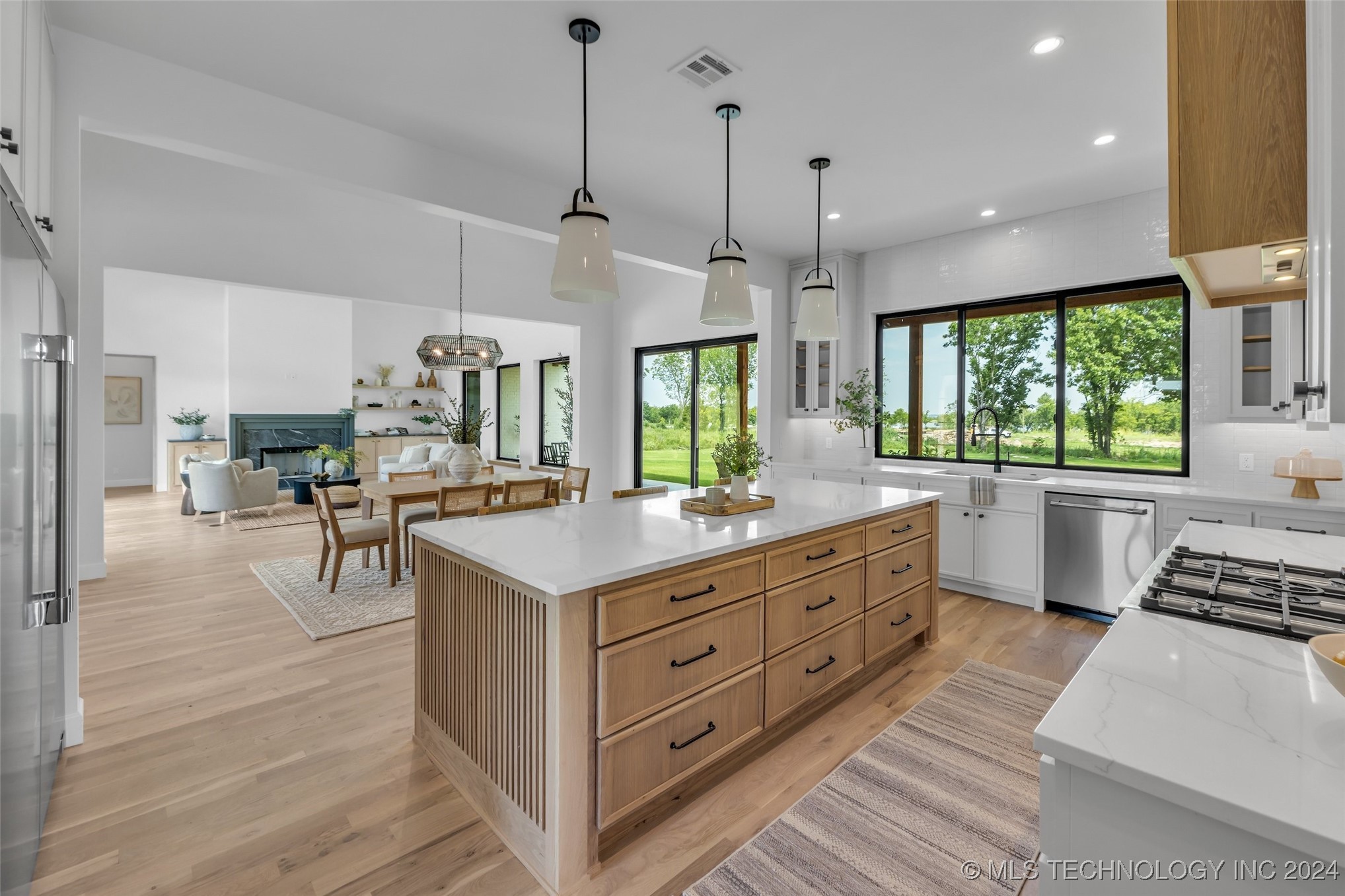 17643 E White Tail Cove