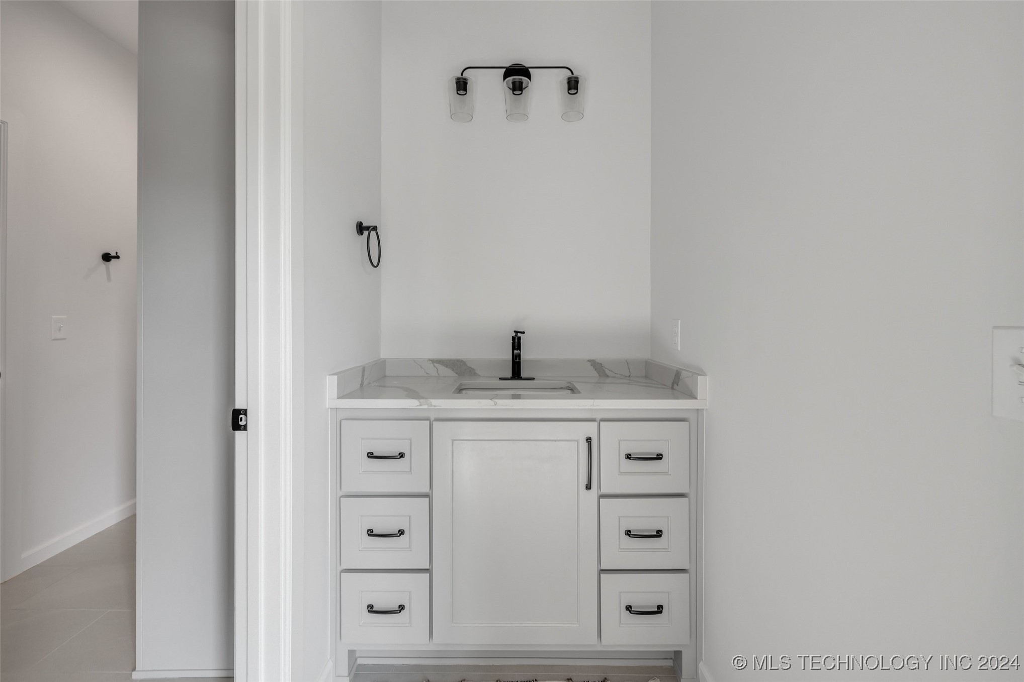 17643 E White Tail Cove