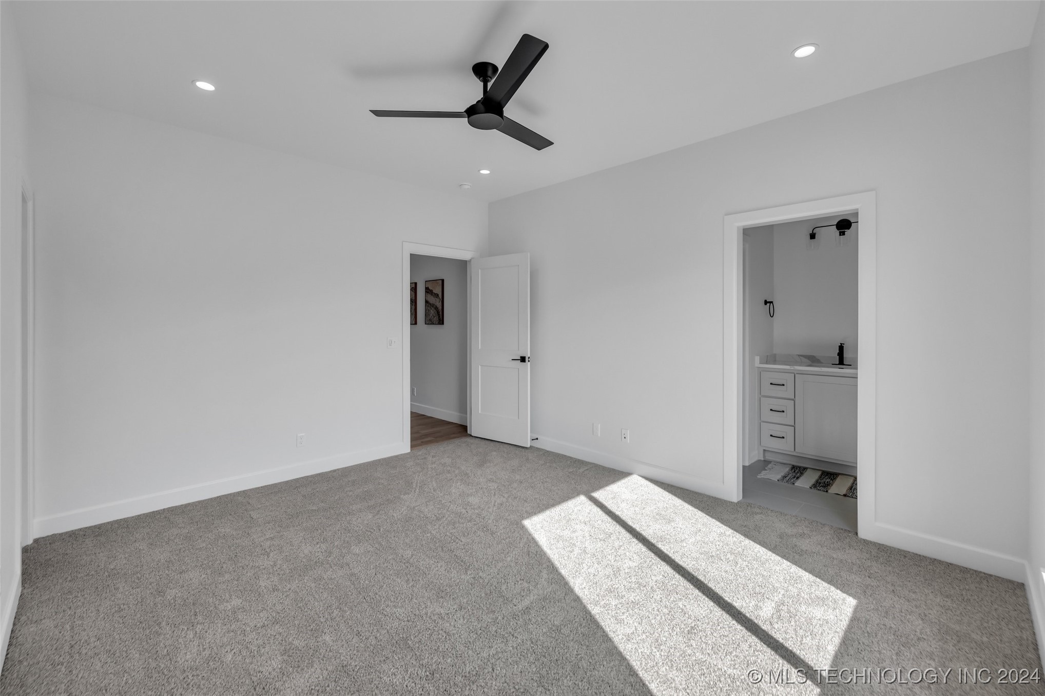 17643 E White Tail Cove