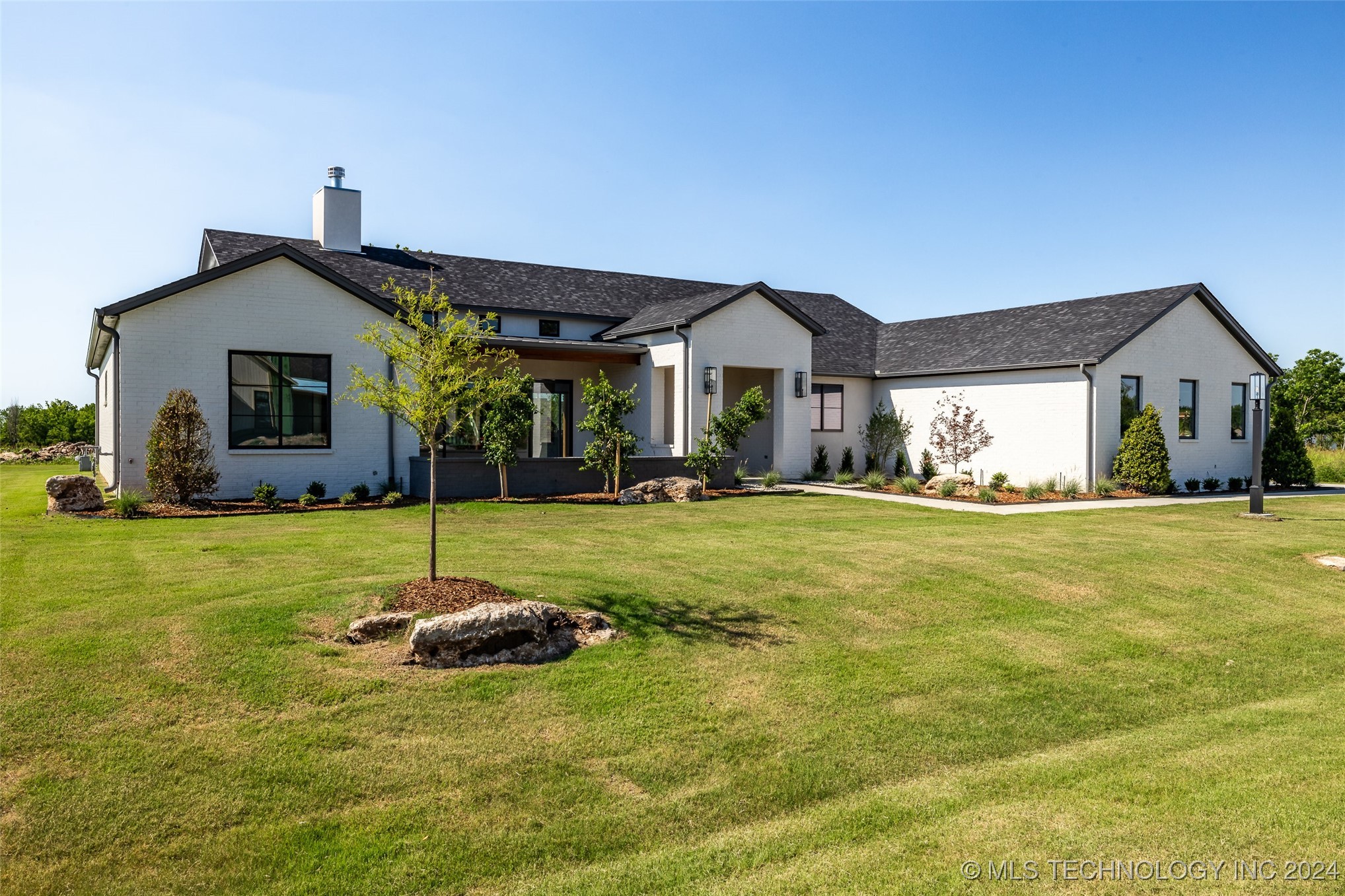 17643 E White Tail Cove