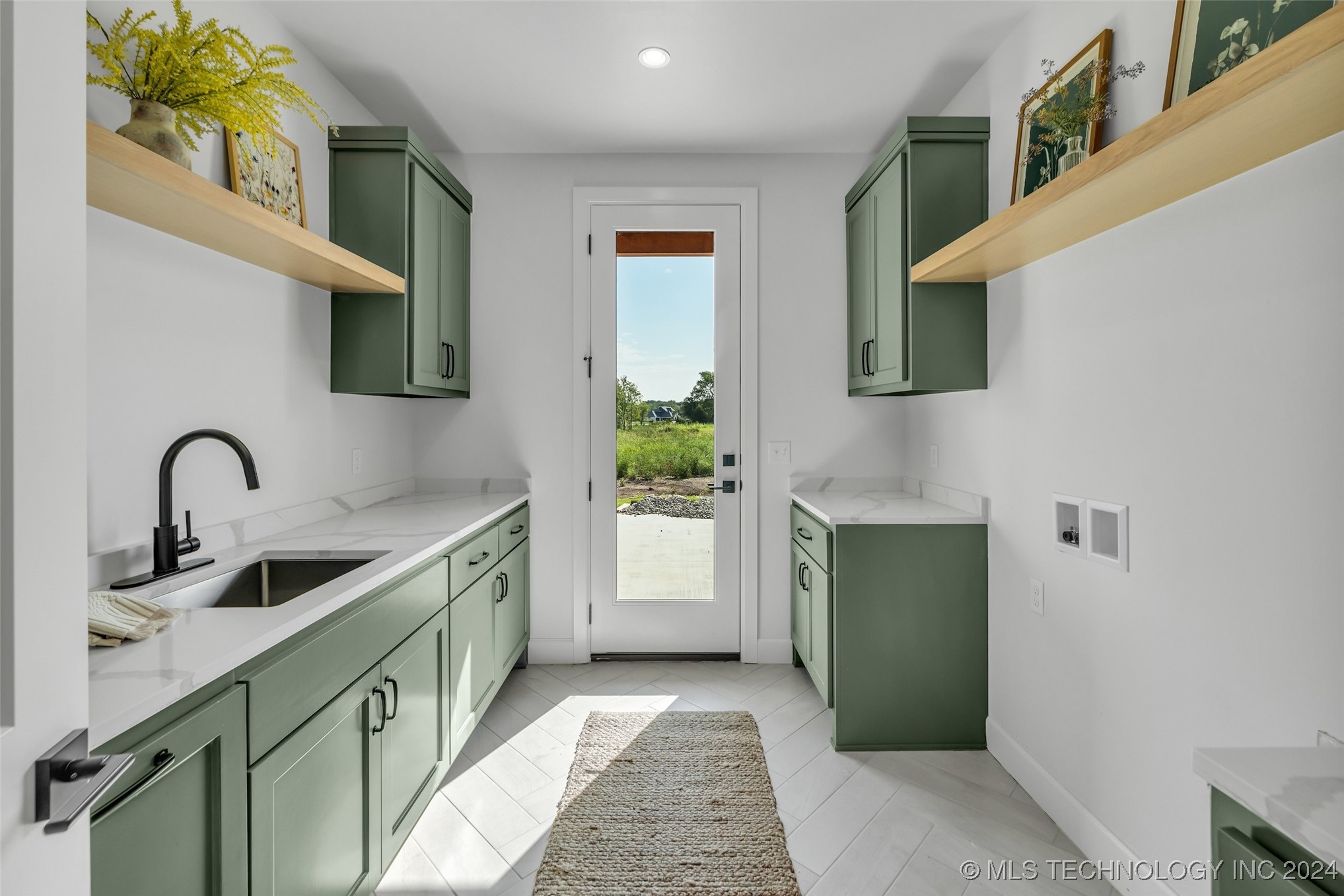 17643 E White Tail Cove