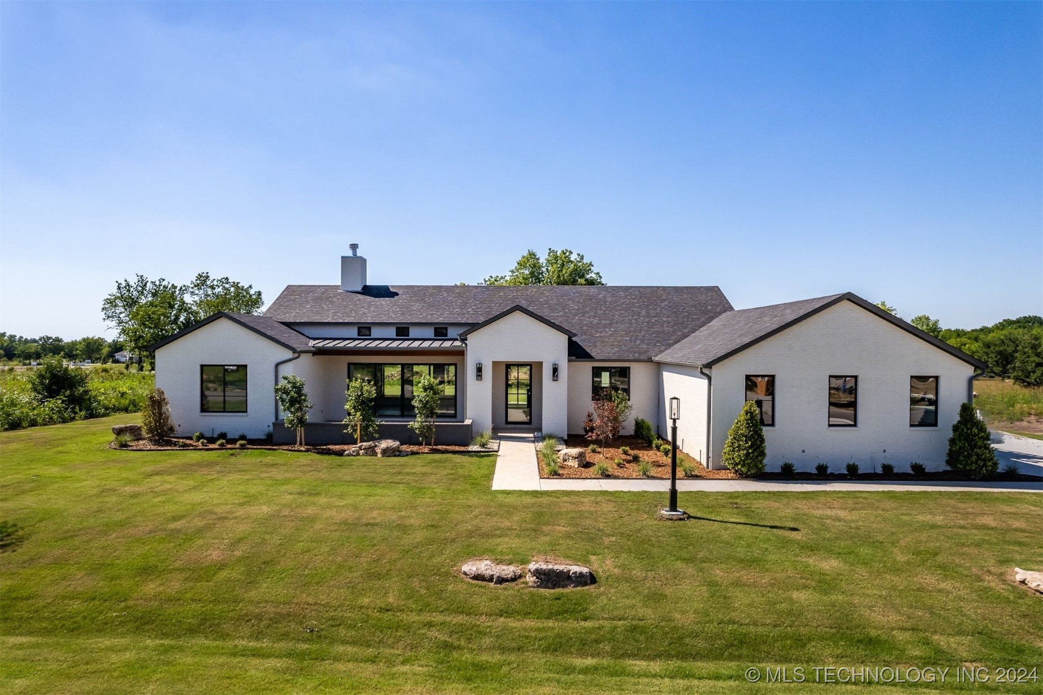 17643 E White Tail Cove