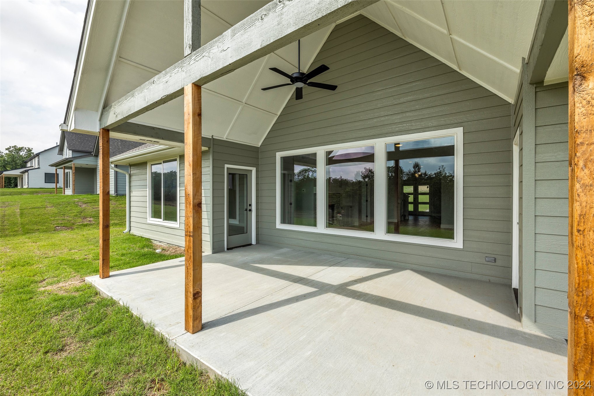 106 Pelican Point Place