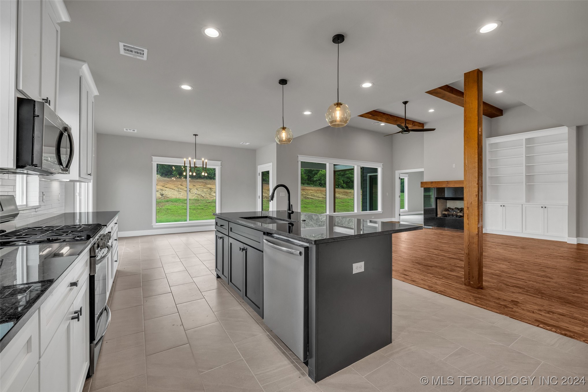 138 Pelican Point Place