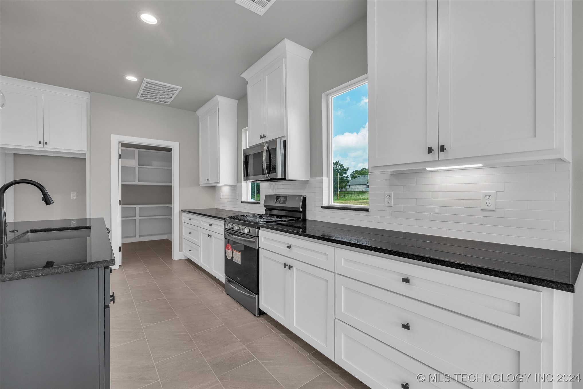 138 Pelican Point Place