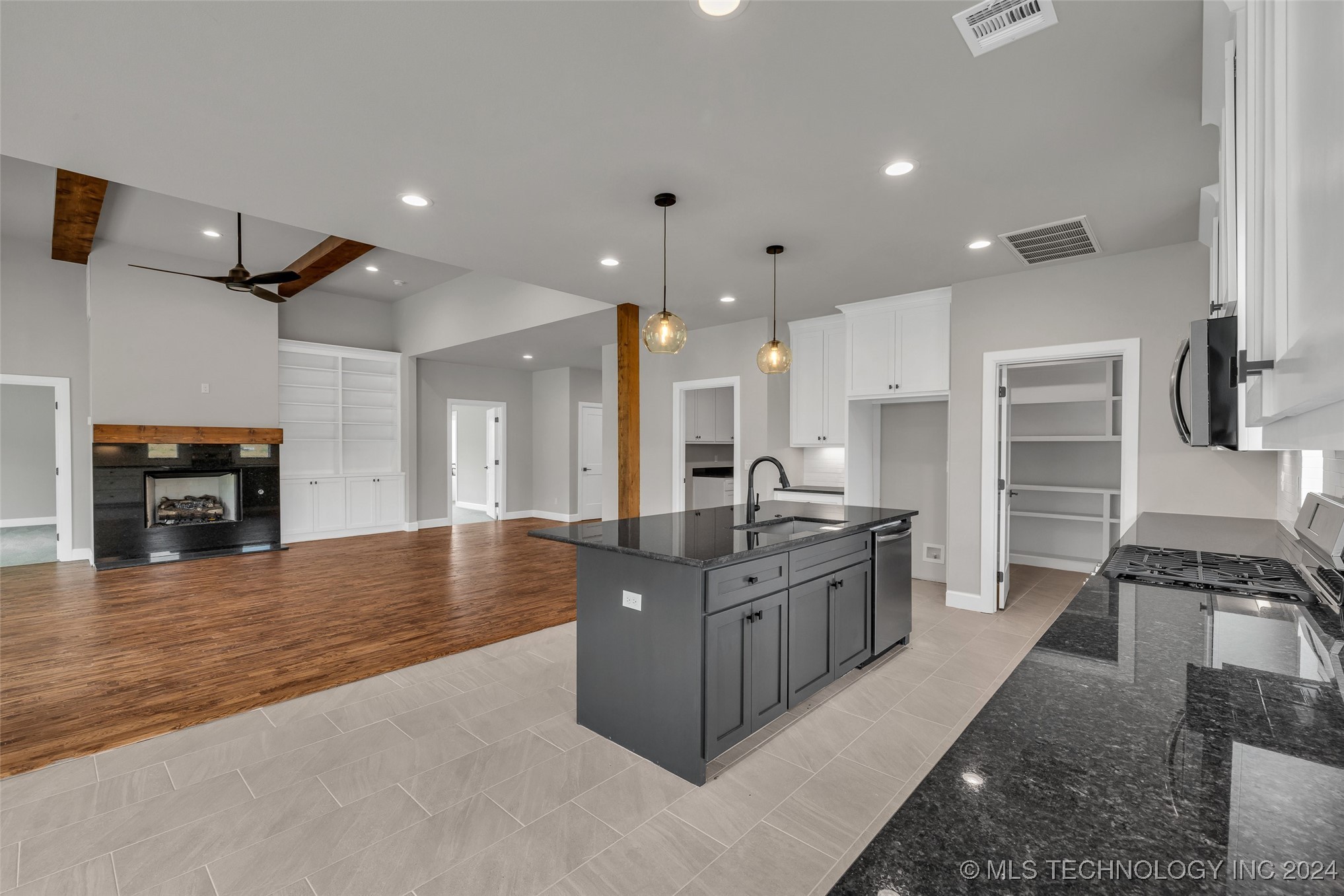 138 Pelican Point Place