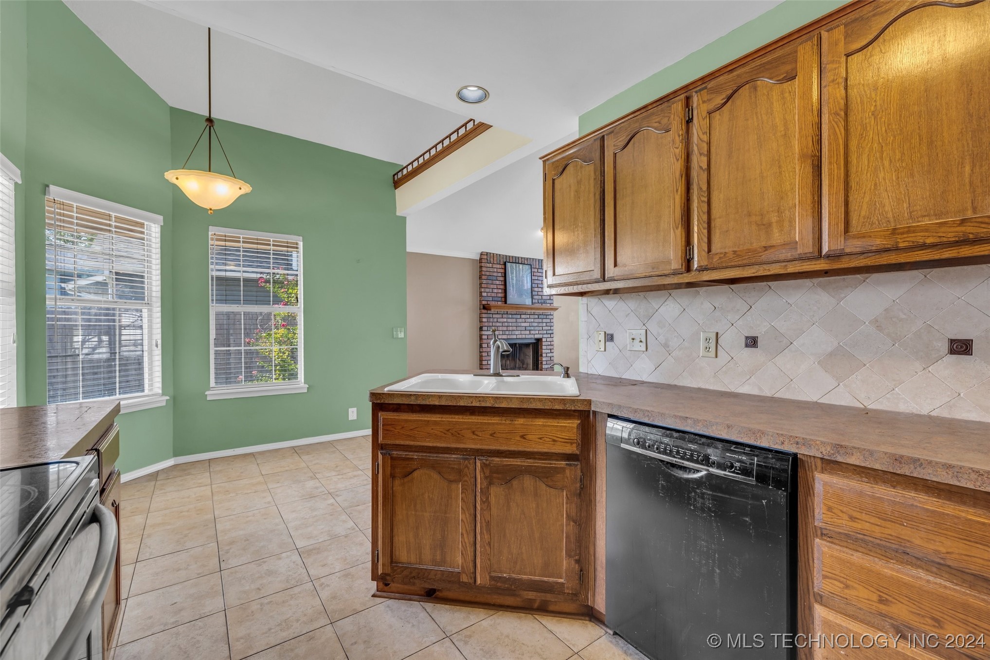 12403 E 90th Street N