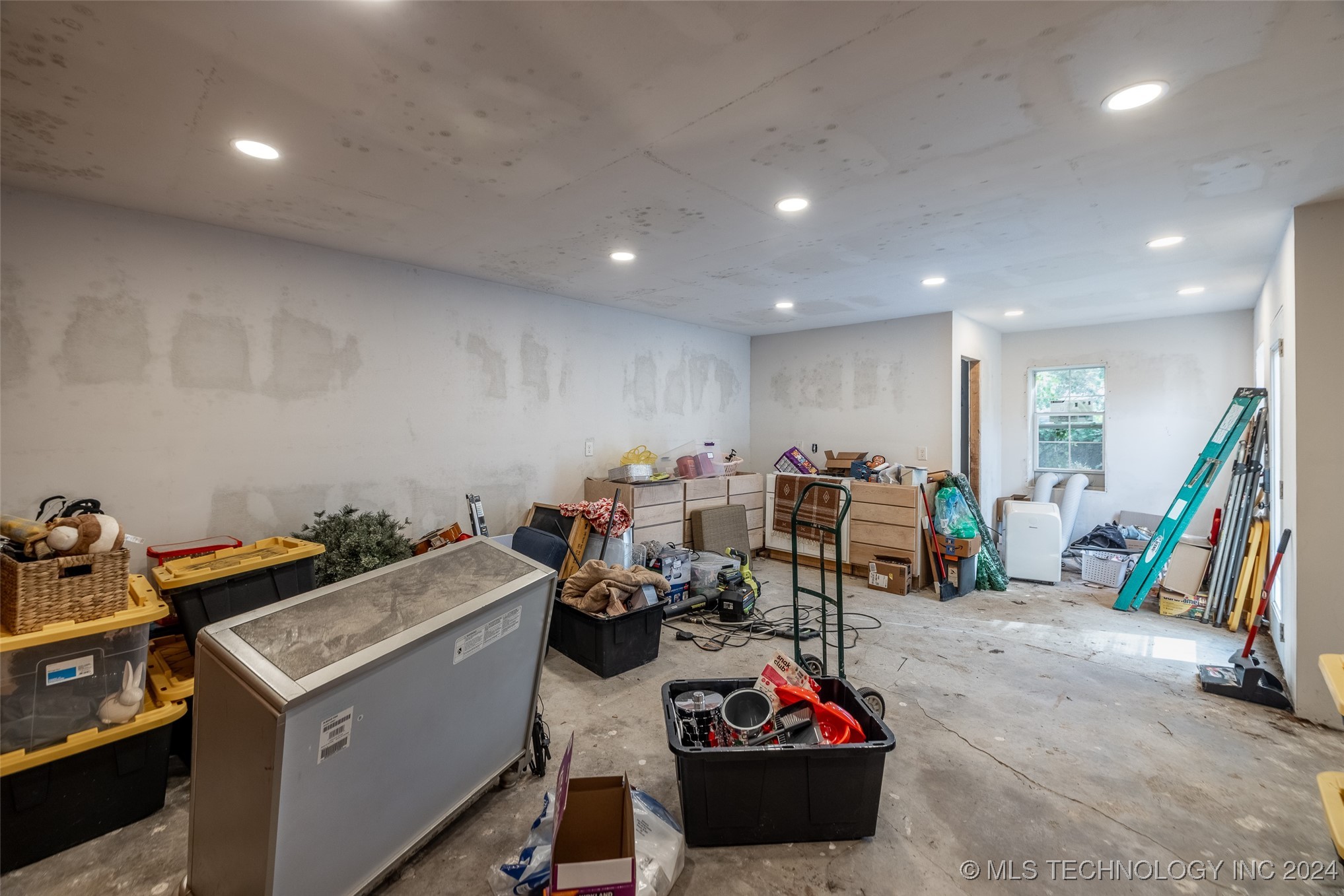 1347 E 20th Street