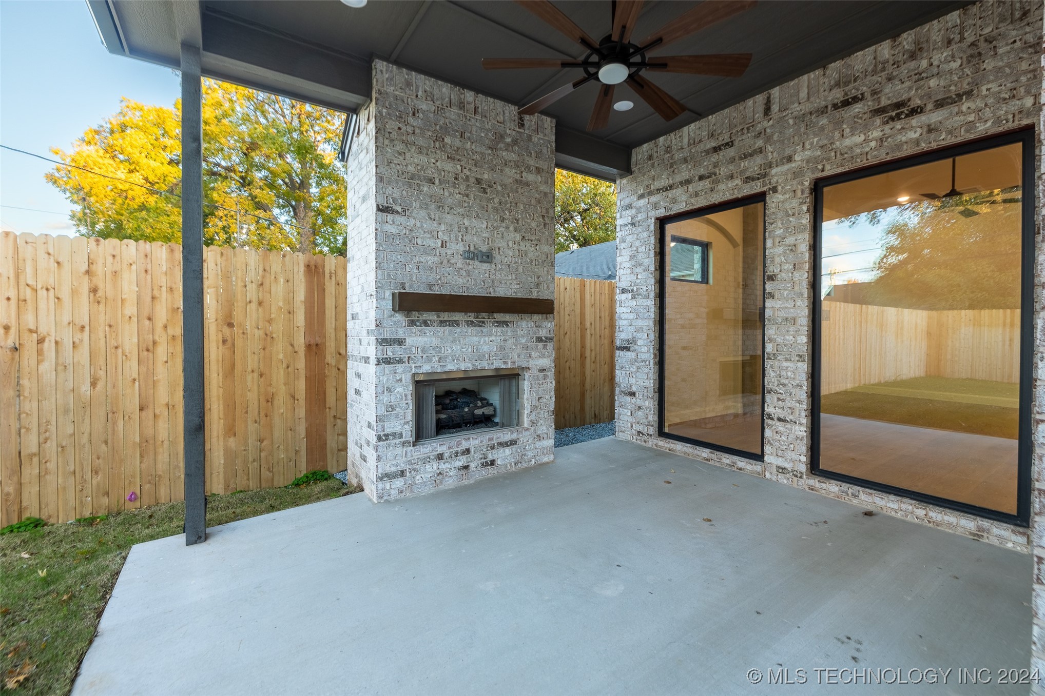 1119 N 36th Place