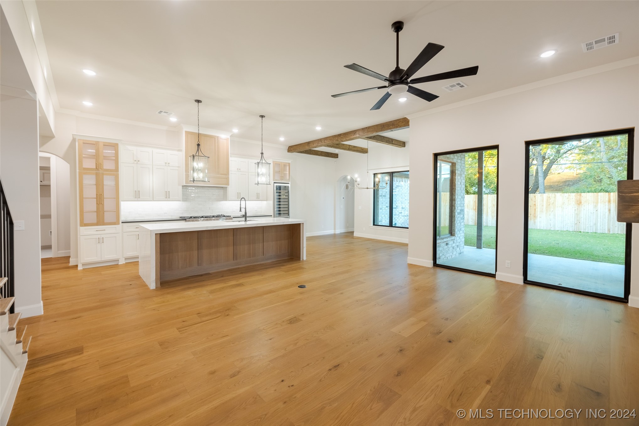 1119 N 36th Place