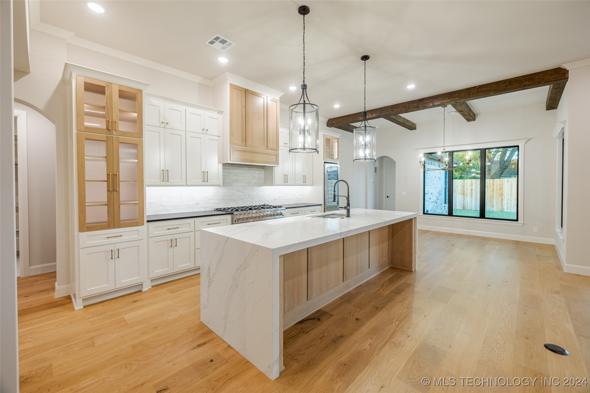 1119 N 36th Place