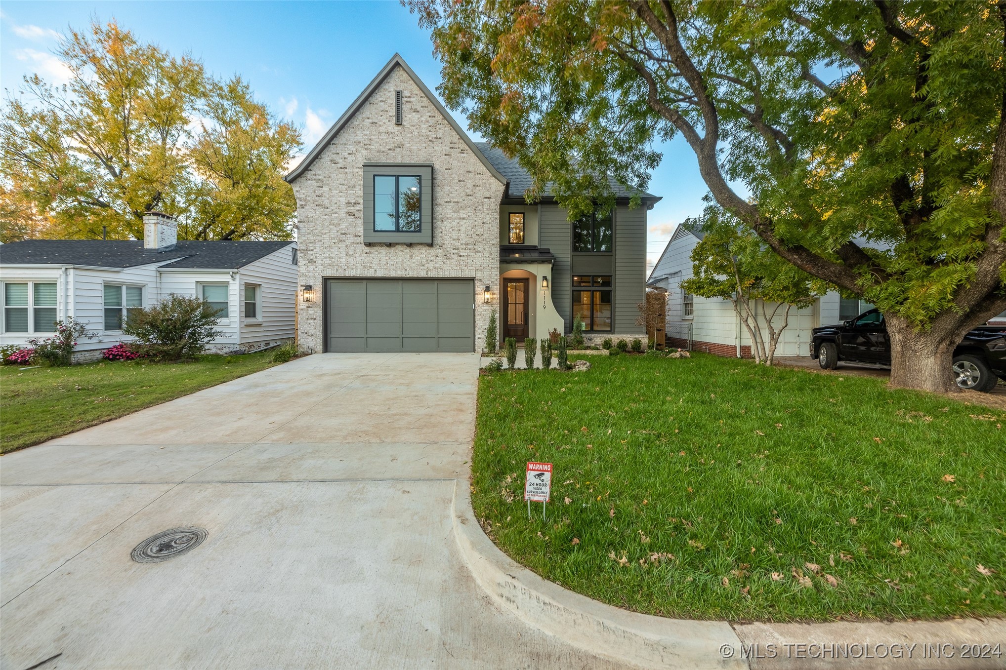 1119 N 36th Place