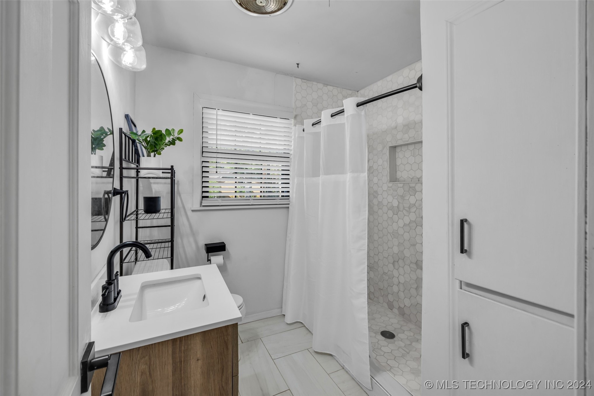 5429 S Pittsburg Avenue