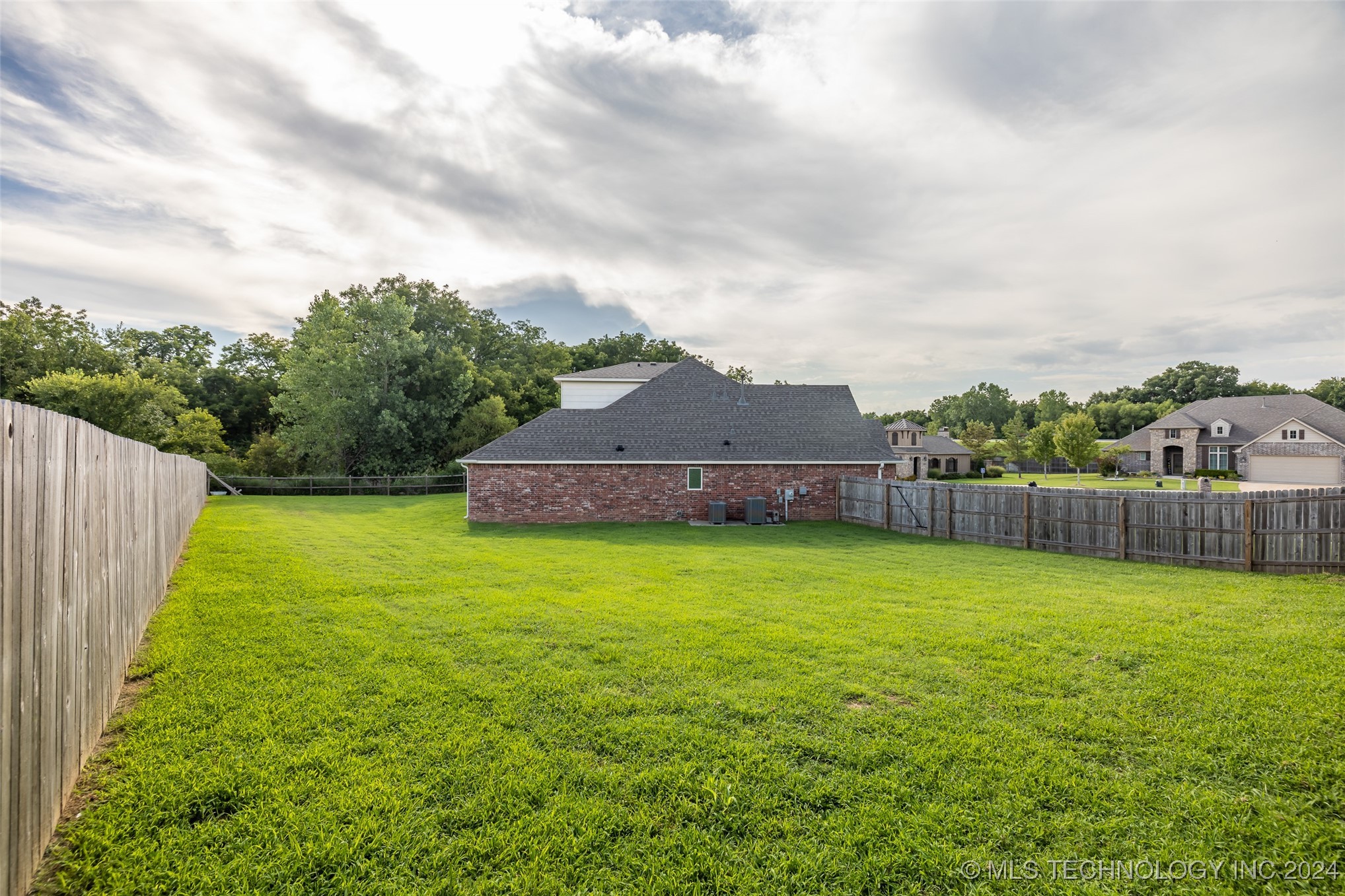 1401 E Pasadena Street