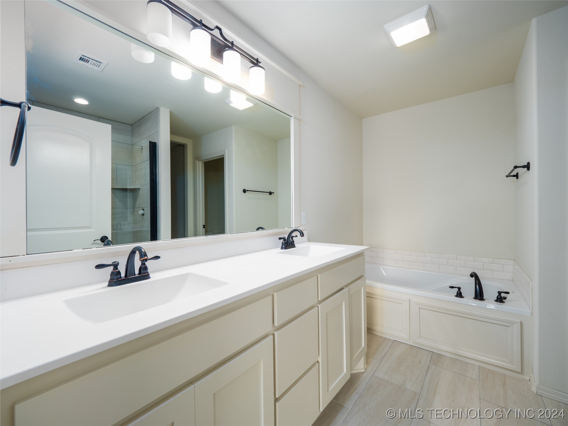 1401 E Pasadena Street