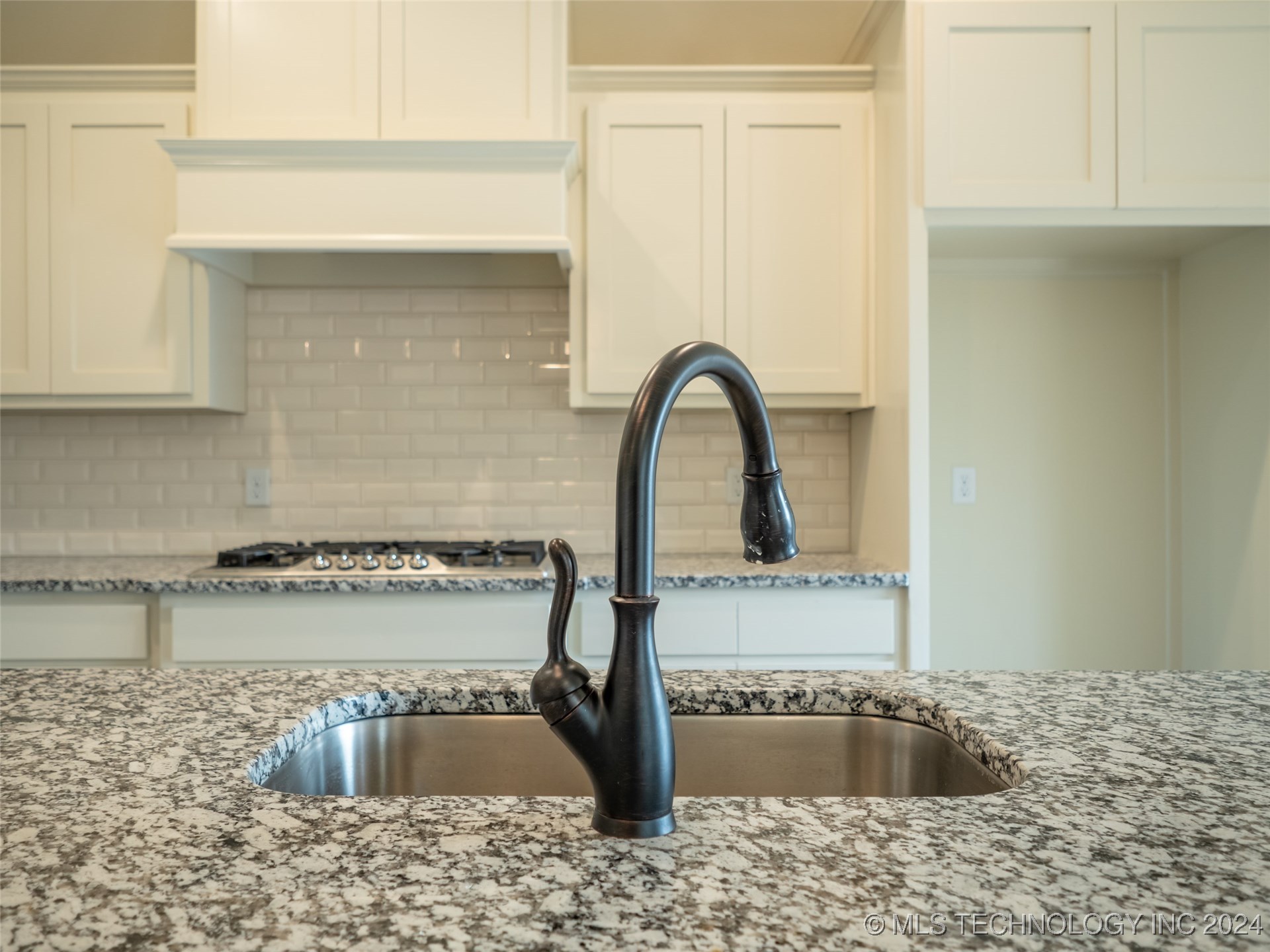 1401 E Pasadena Street