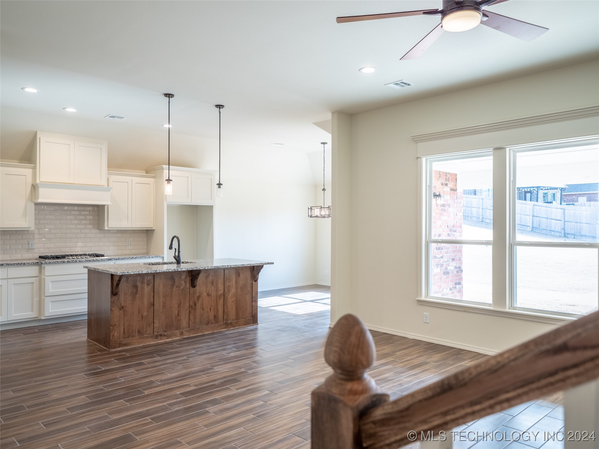 1401 E Pasadena Street