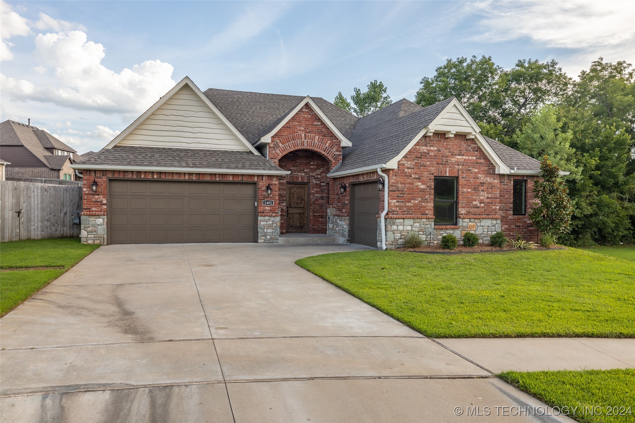 1401 E Pasadena Street