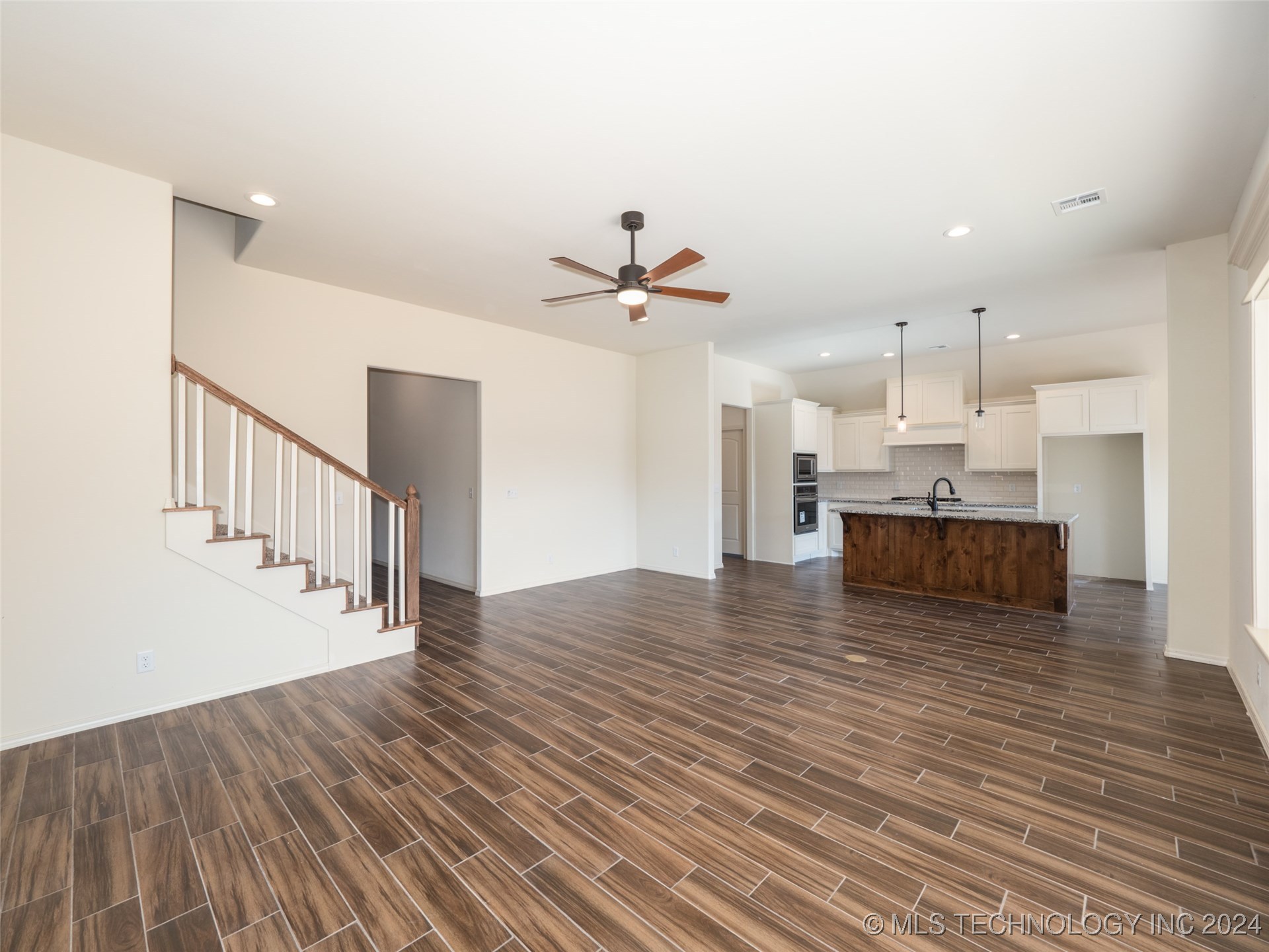 1401 E Pasadena Street