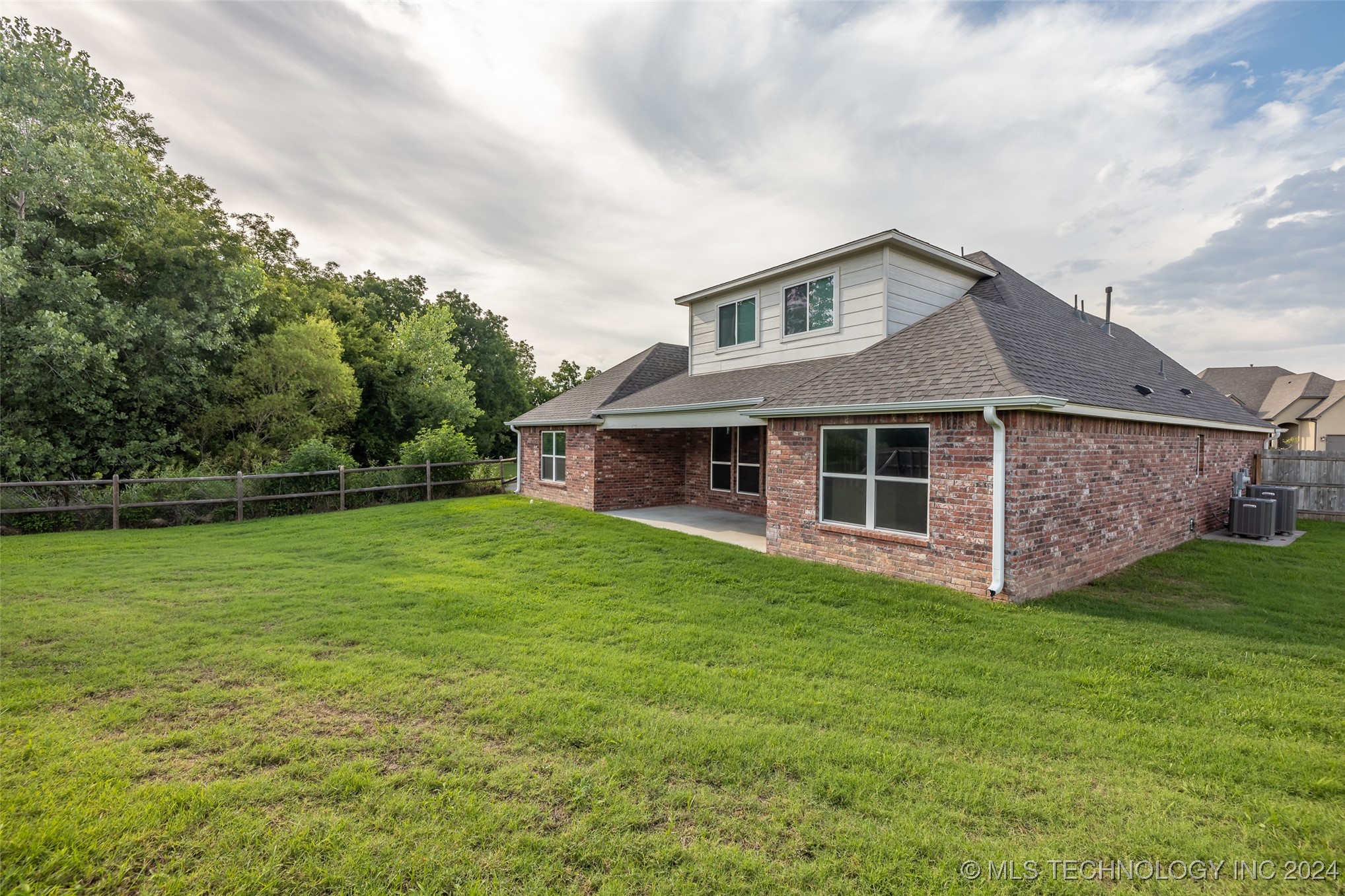 1401 E Pasadena Street