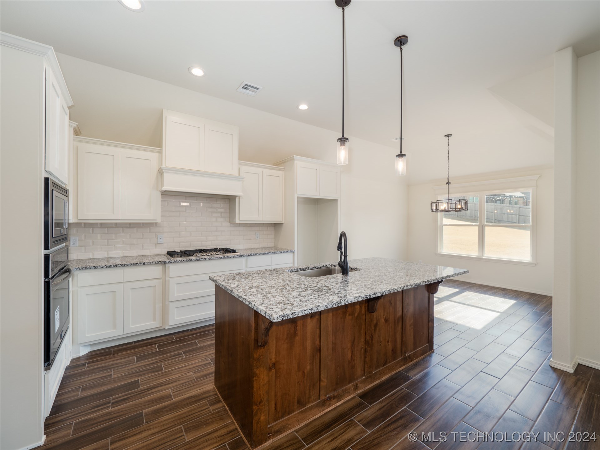 1401 E Pasadena Street