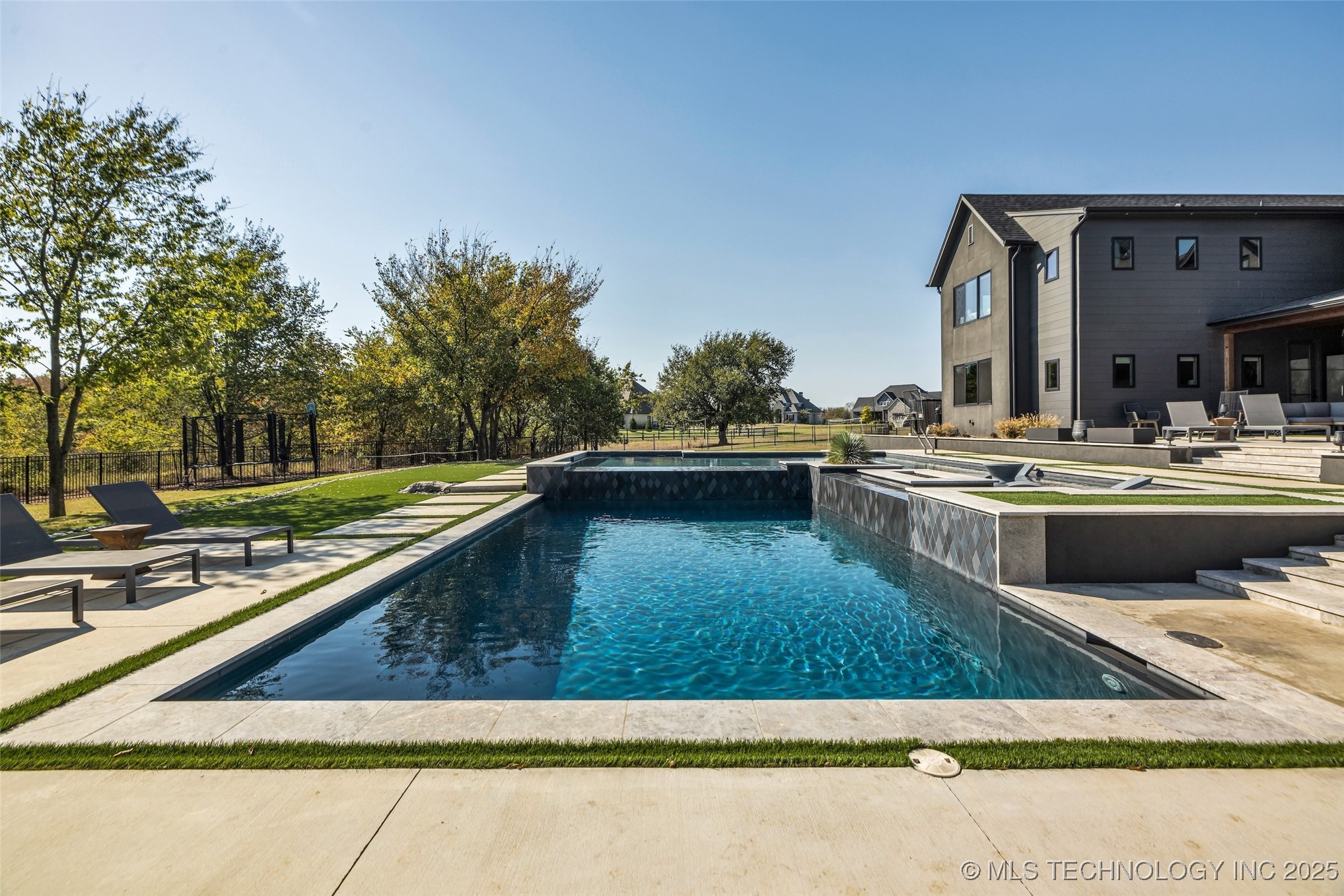 17120 E Sunset Ridge