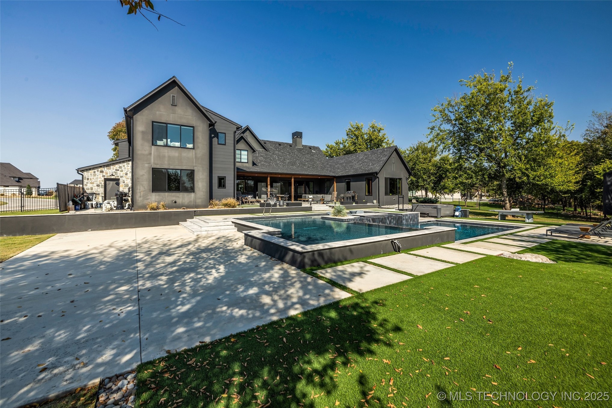 17120 E Sunset Ridge