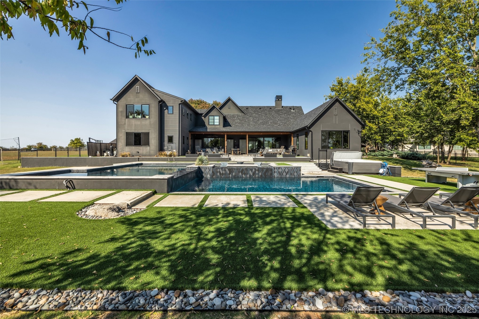 17120 E Sunset Ridge