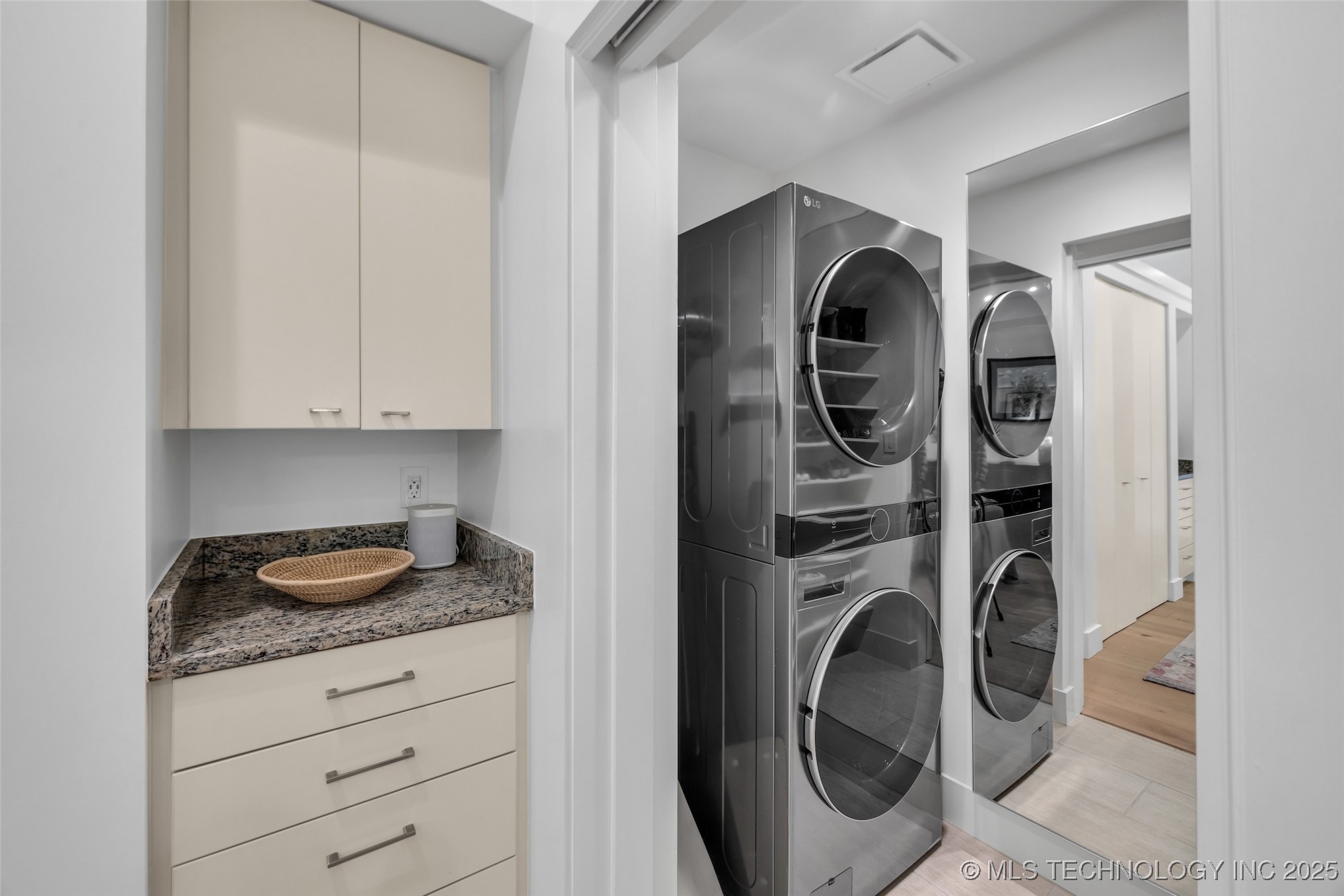 114 S Boulder Avenue 6