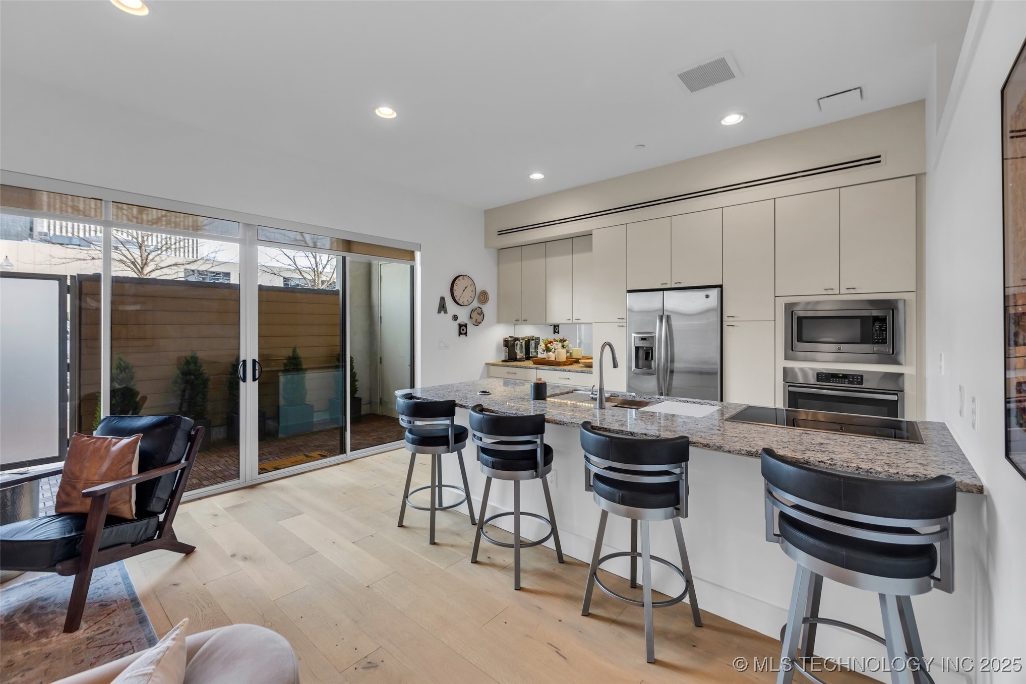 114 S Boulder Avenue 6