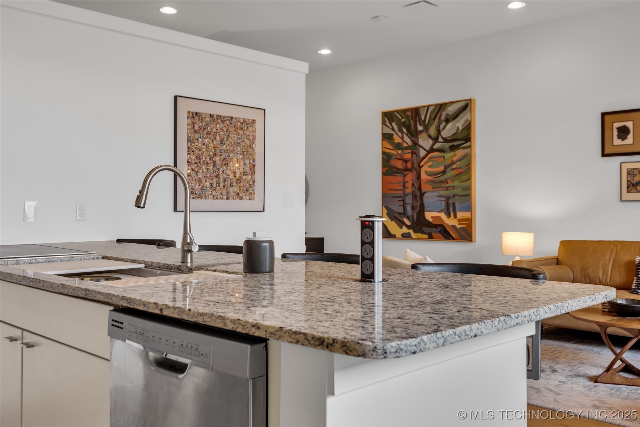 114 S Boulder Avenue 6