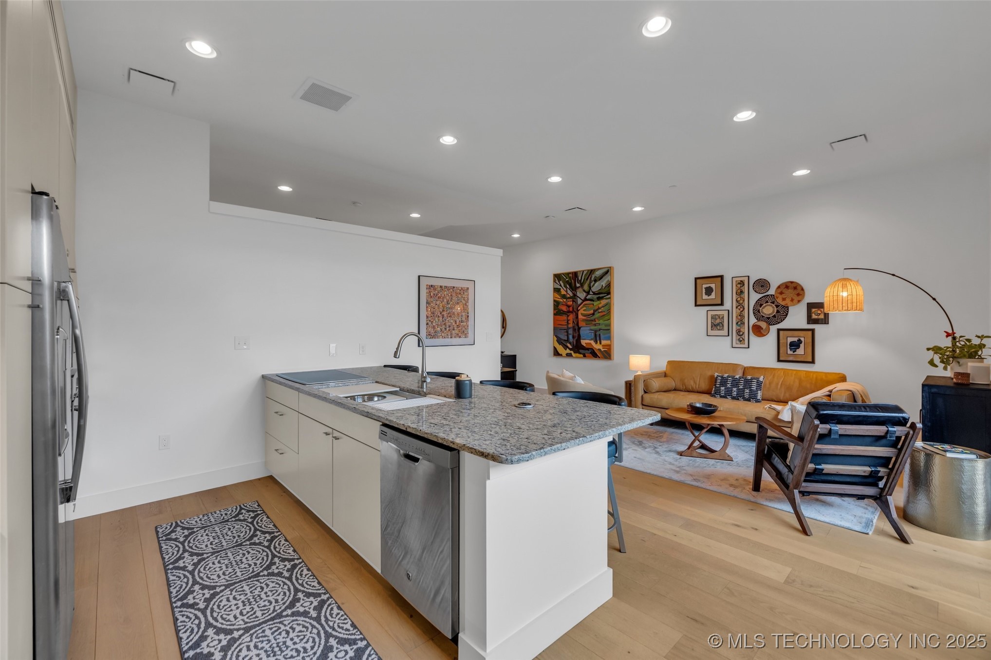 114 S Boulder Avenue 6