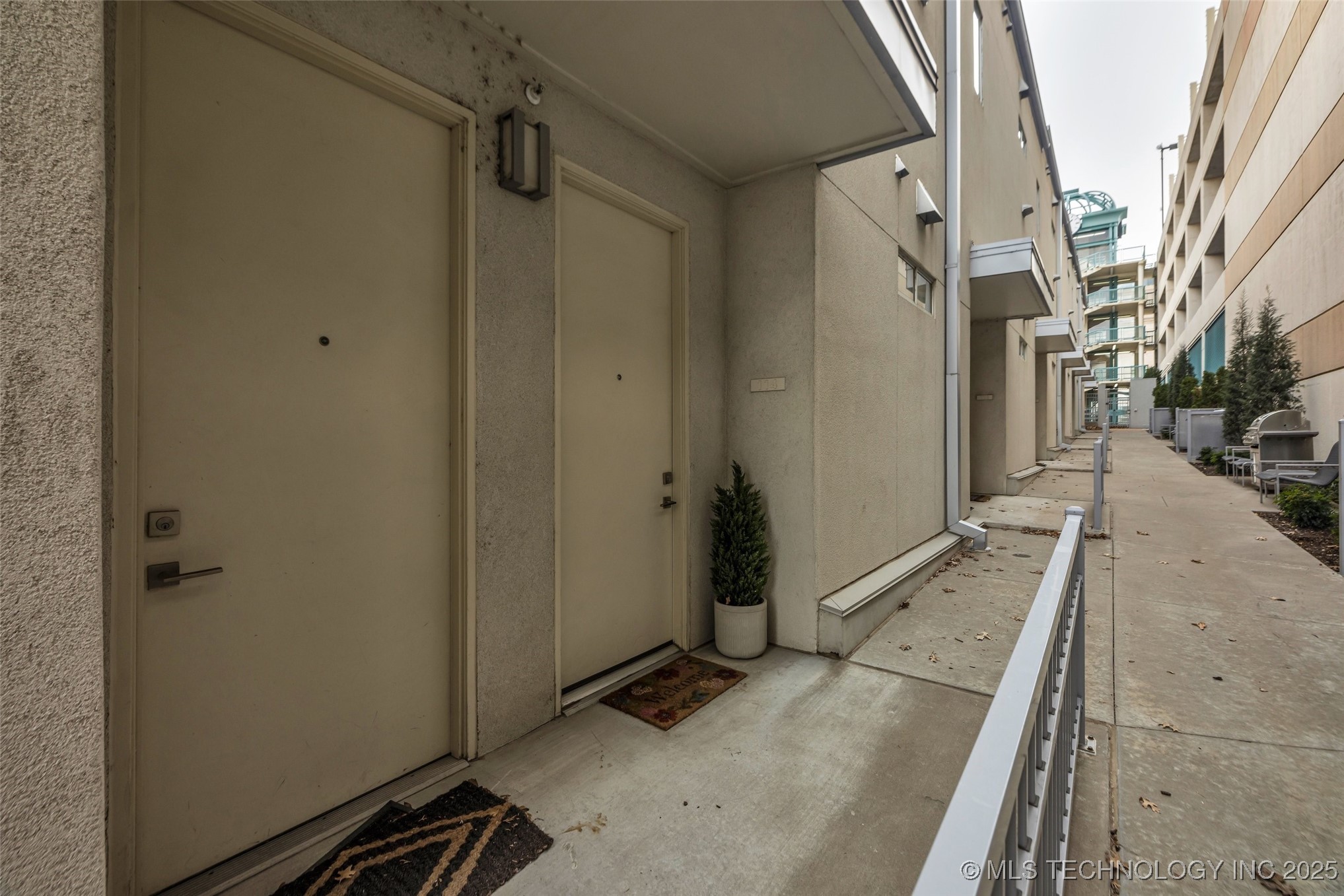 114 S Boulder Avenue 6