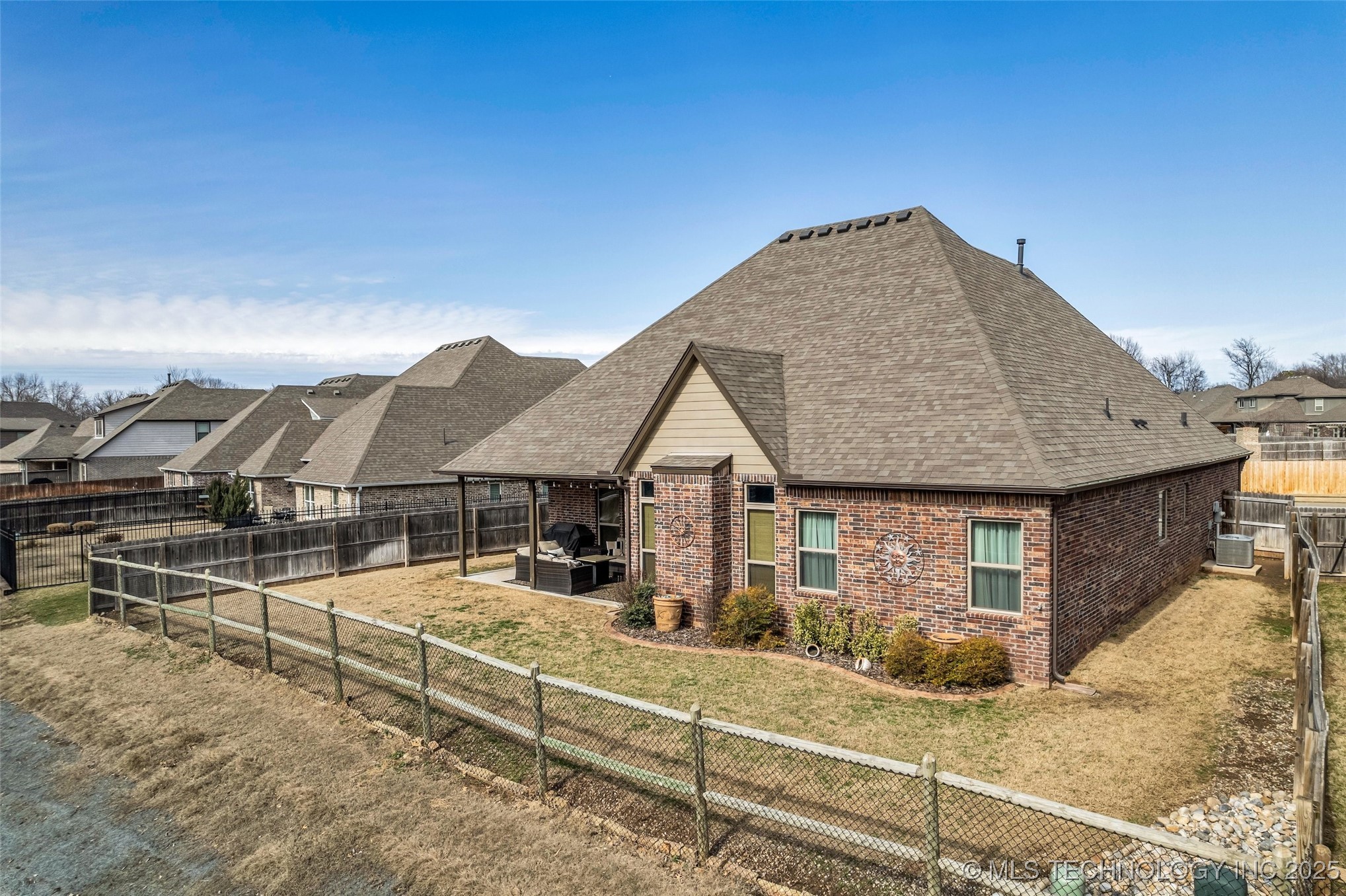 3317 W Delmar Street