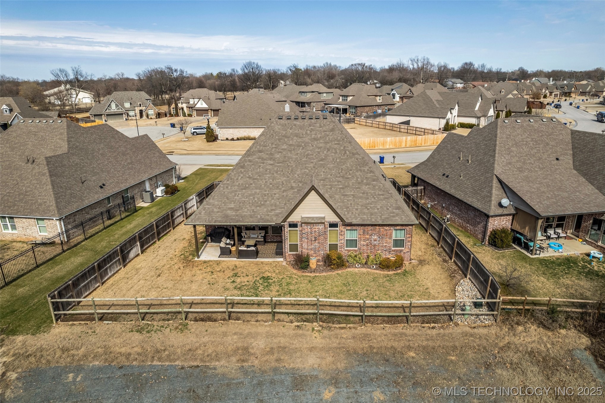 3317 W Delmar Street