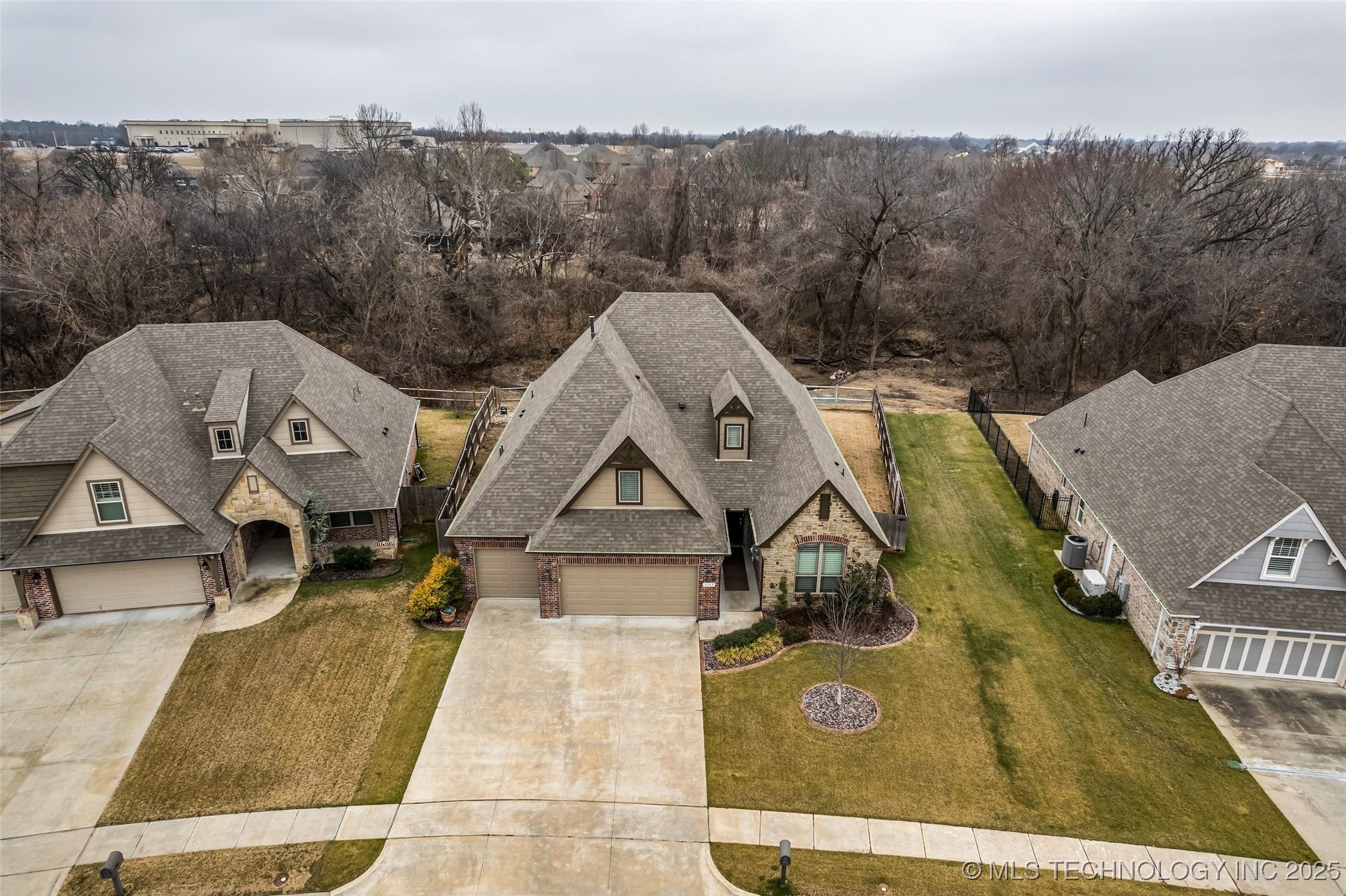 3317 W Delmar Street