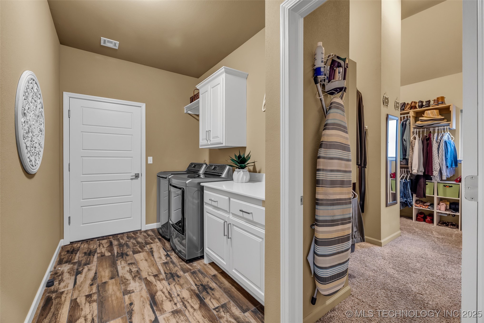 3317 W Delmar Street