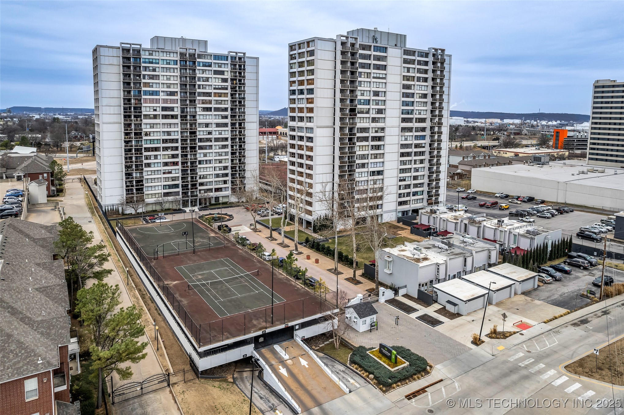 410 W 7th Street 924